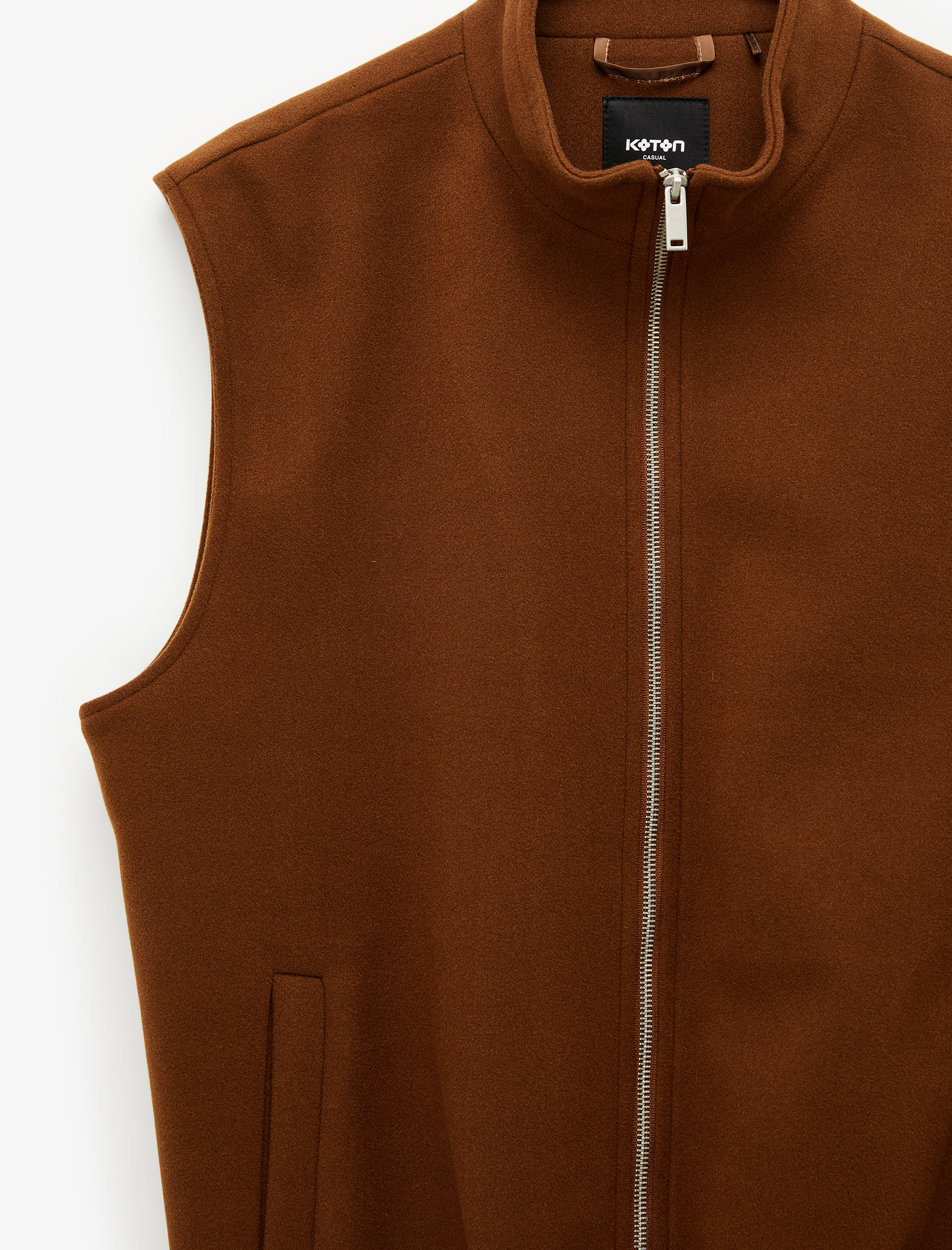   Kolsuz Cepli Hakim Yaka Fermuarlı Kaşe Yelek