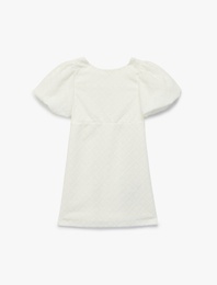 Fiyonk Detaylı Bisiklet Yaka Pencere Detaylı Gipeli Kısa Kollu Elbise