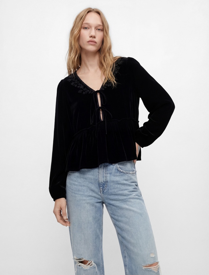  Slim Fit Balon Kol V Yaka Çiçek İşlemeli Bağcıklı Kadife Bluz