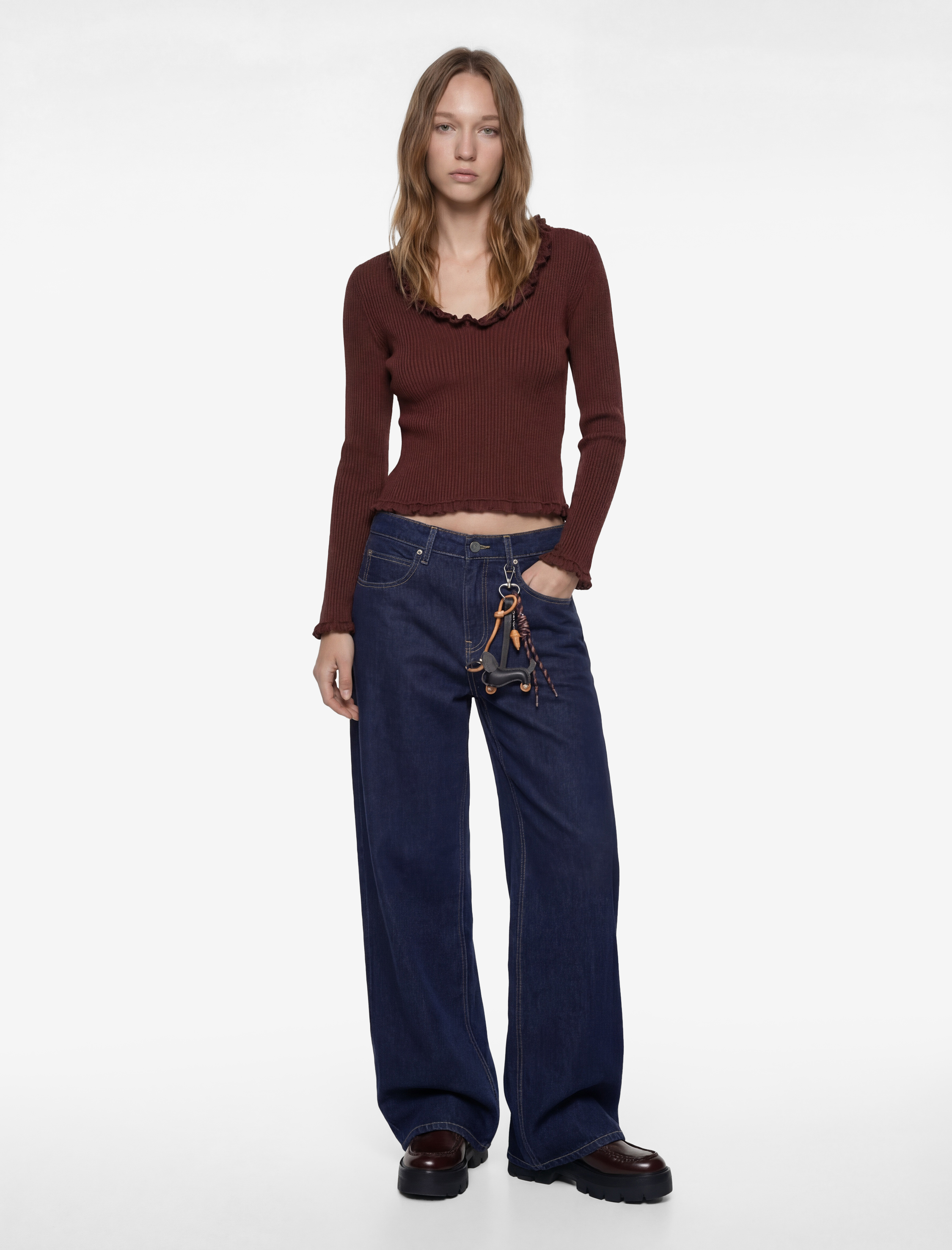   Slim Fit Fırfır Detaylı Uzun Kollu V Yaka Tişört