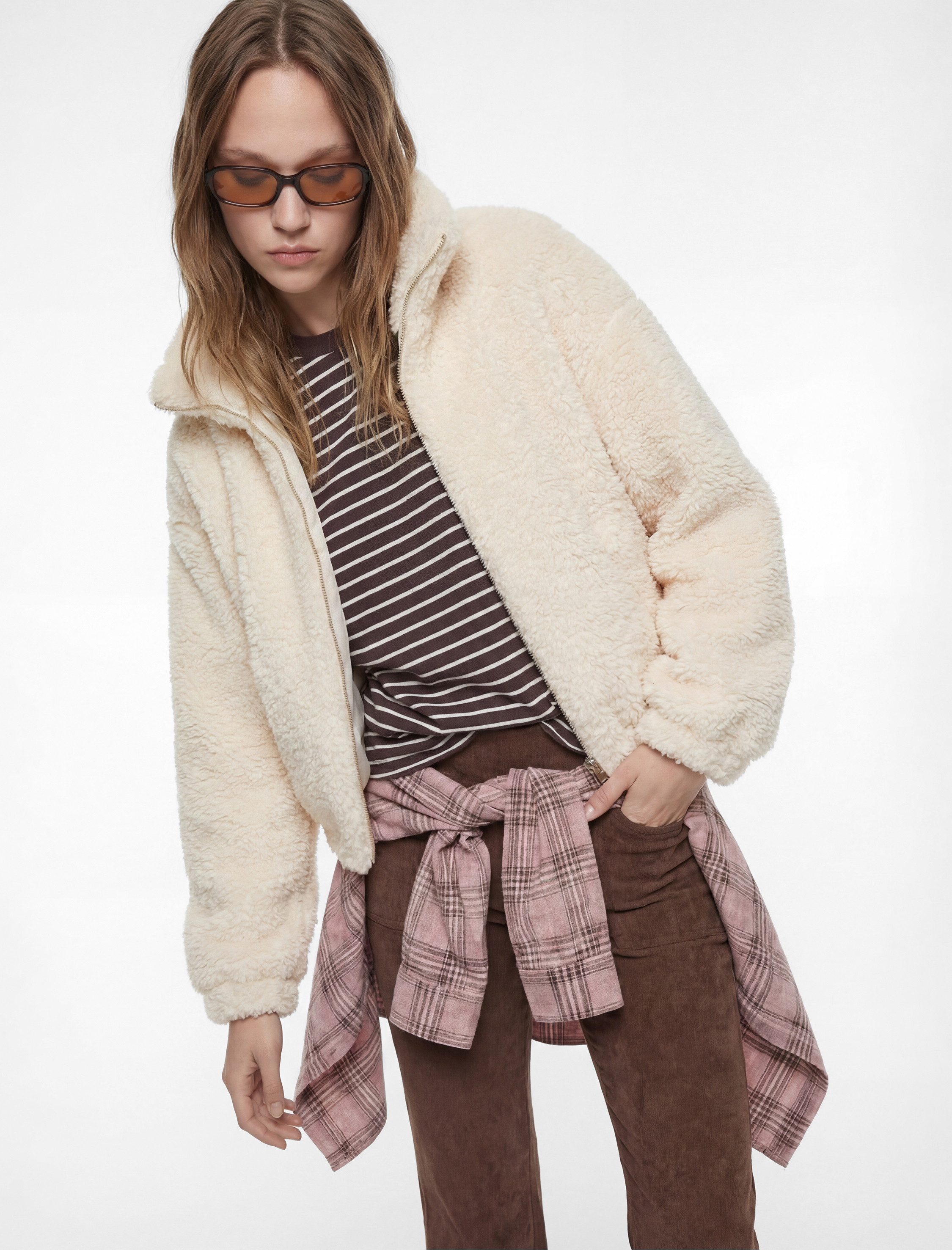   Uzun Kollu Dik Yaka Fermuarlı Peluş Ceket