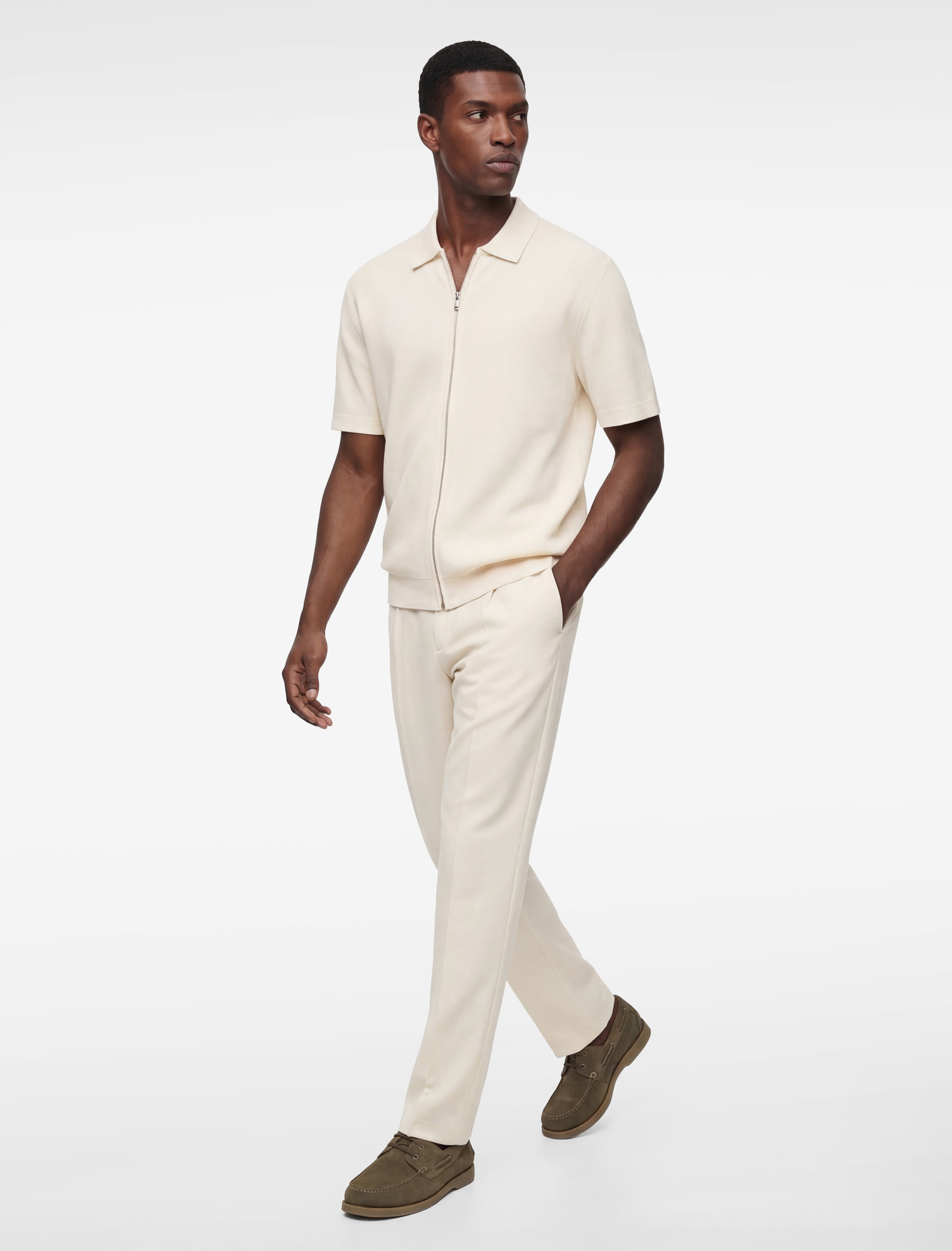   Rahat Kalıp Cepli Viskon Karışımlı Pileli Kumaş Pantolon