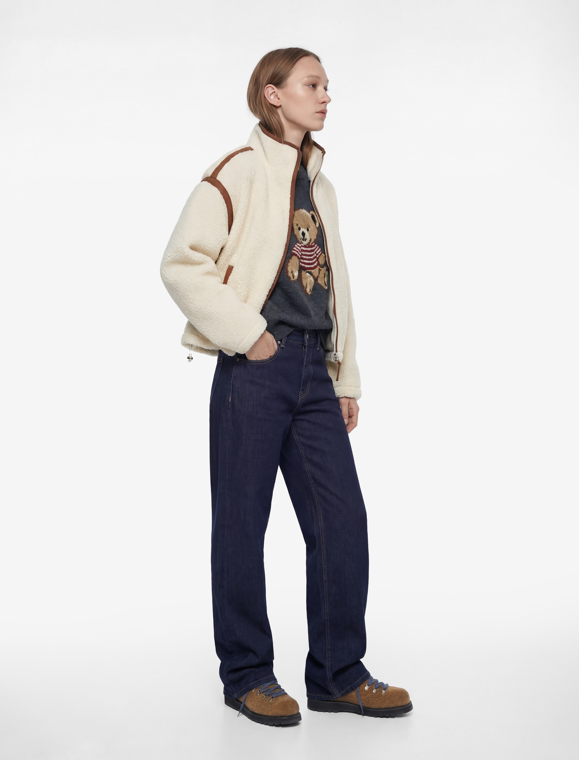   Dik Yaka Cep Detaylı Fermuarlı Oversize Peluş Ceket