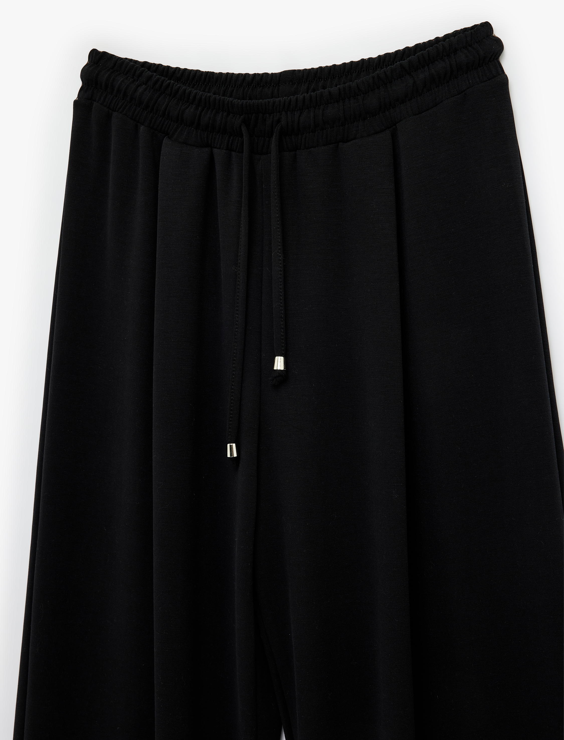   Regular Fit Viskon Karışımlı Beli Bağcıklı Pileli Pantolon