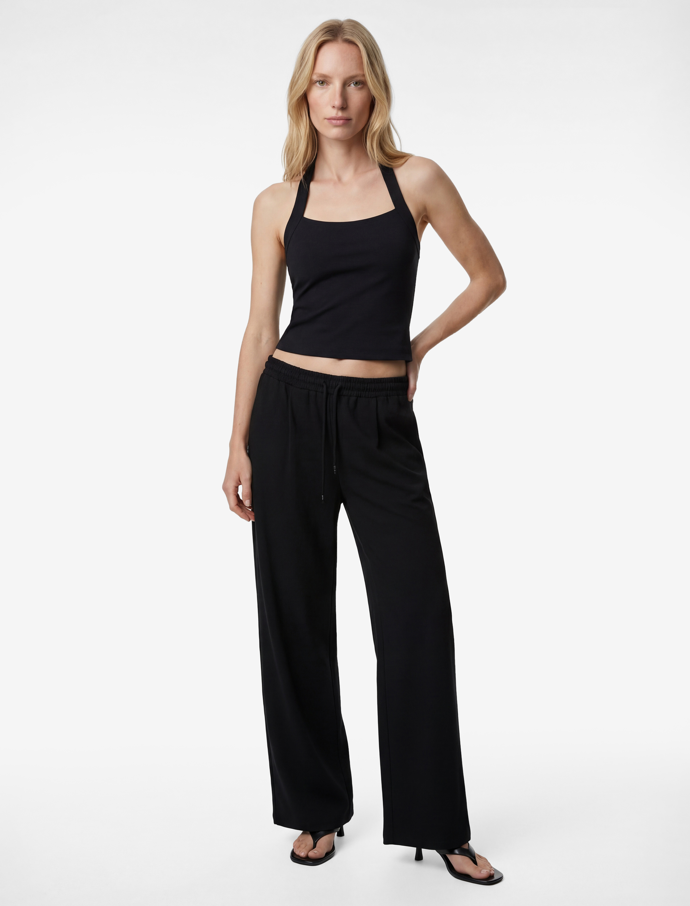   Regular Fit Viskon Karışımlı Beli Bağcıklı Pileli Pantolon