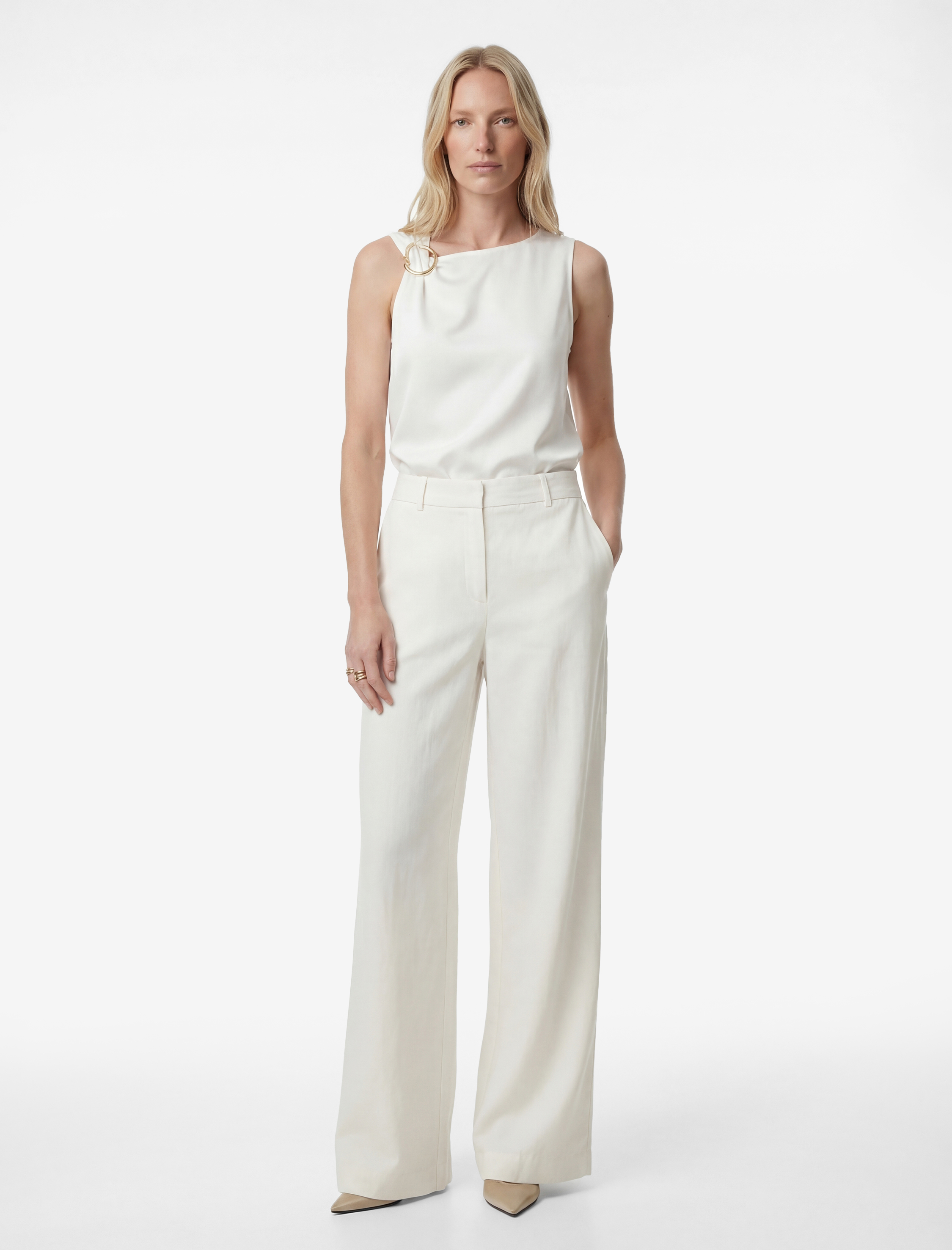   Metal Aksesuarlı Bisiklet Yaka Kolsuz Bluz