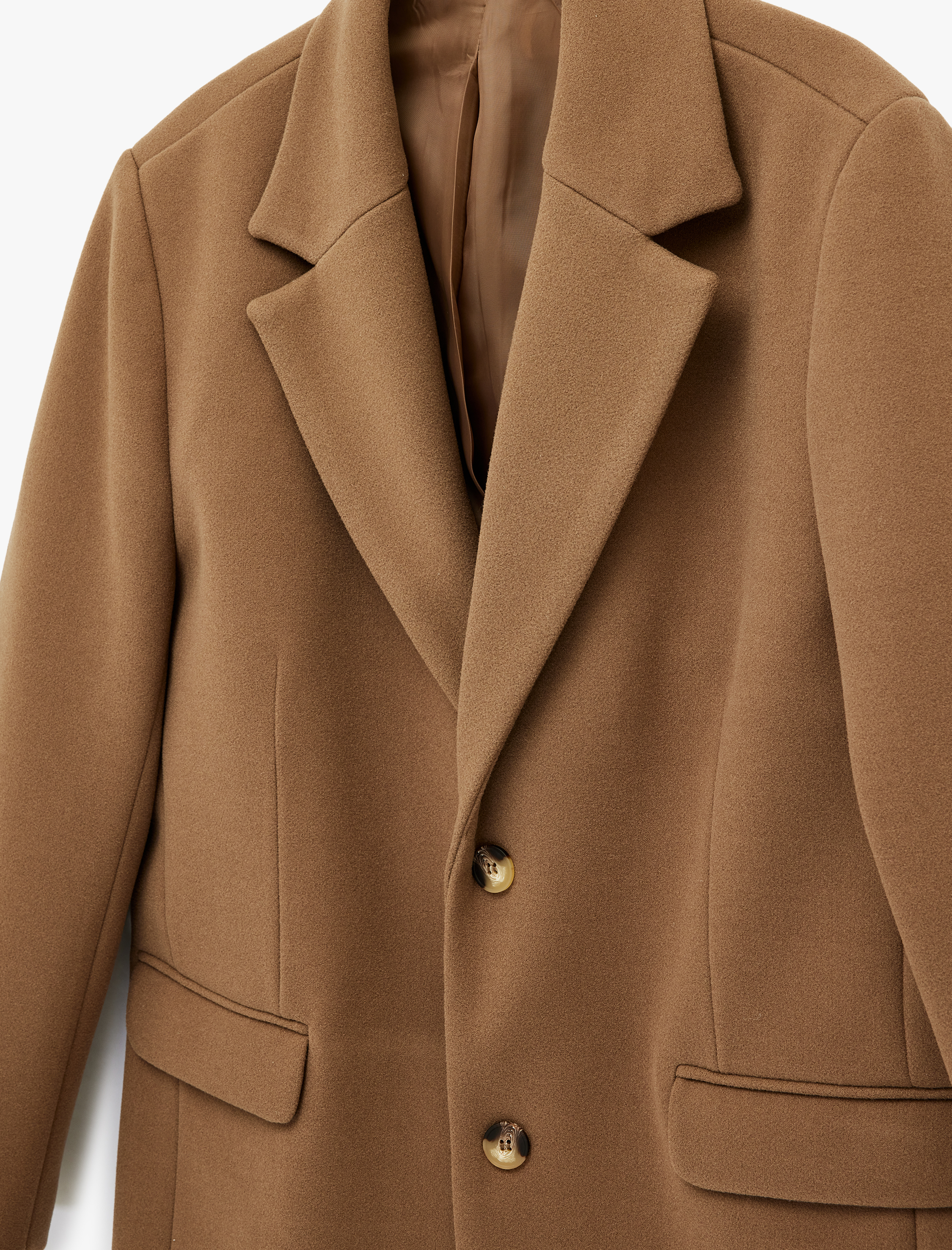   Uzun Kollu Kapaklı Cepli Düğmeli Mono Yaka Kaşe Kaban