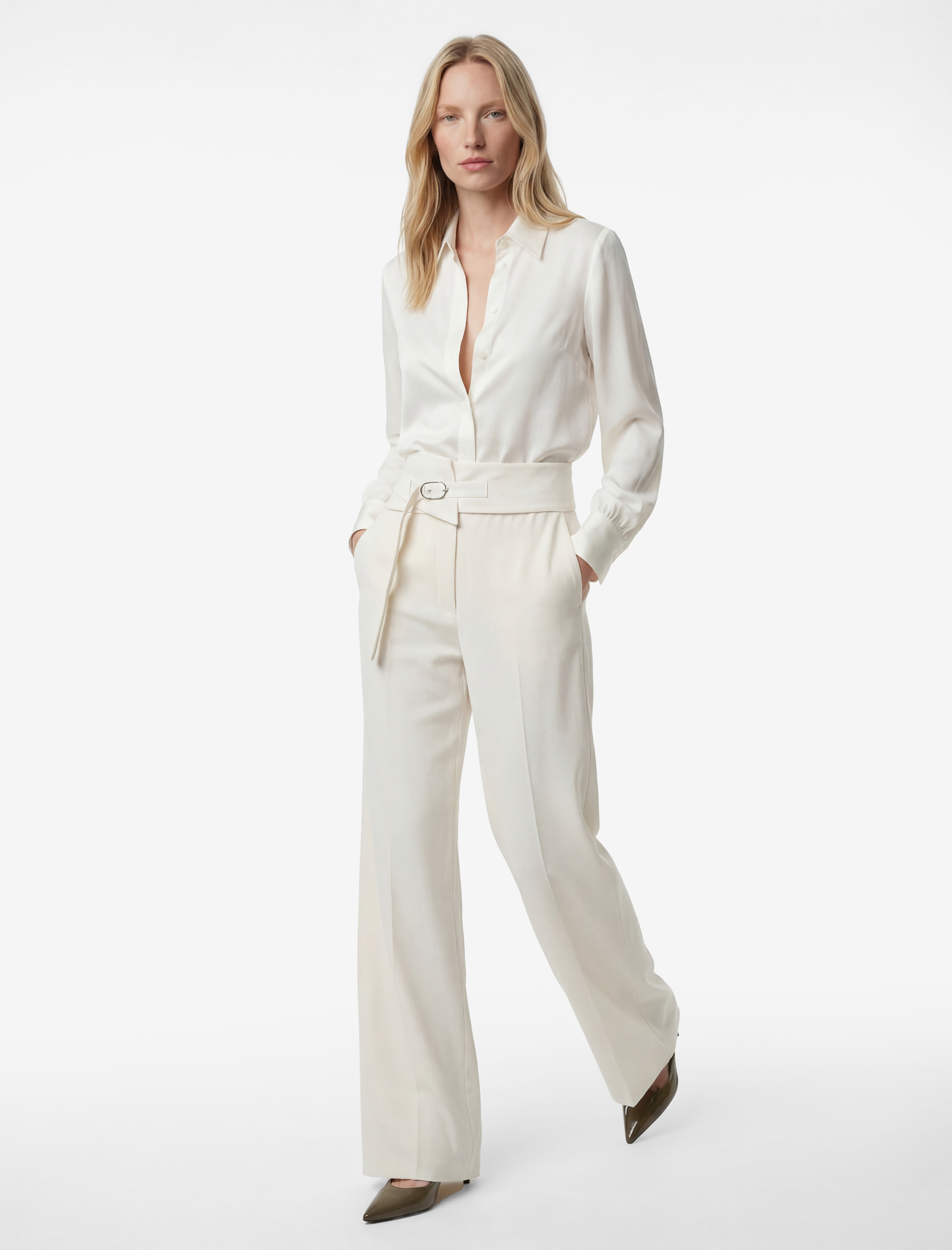   Regular Fit Klasik Yaka Düğmeli Uzun Kollu Gömlek