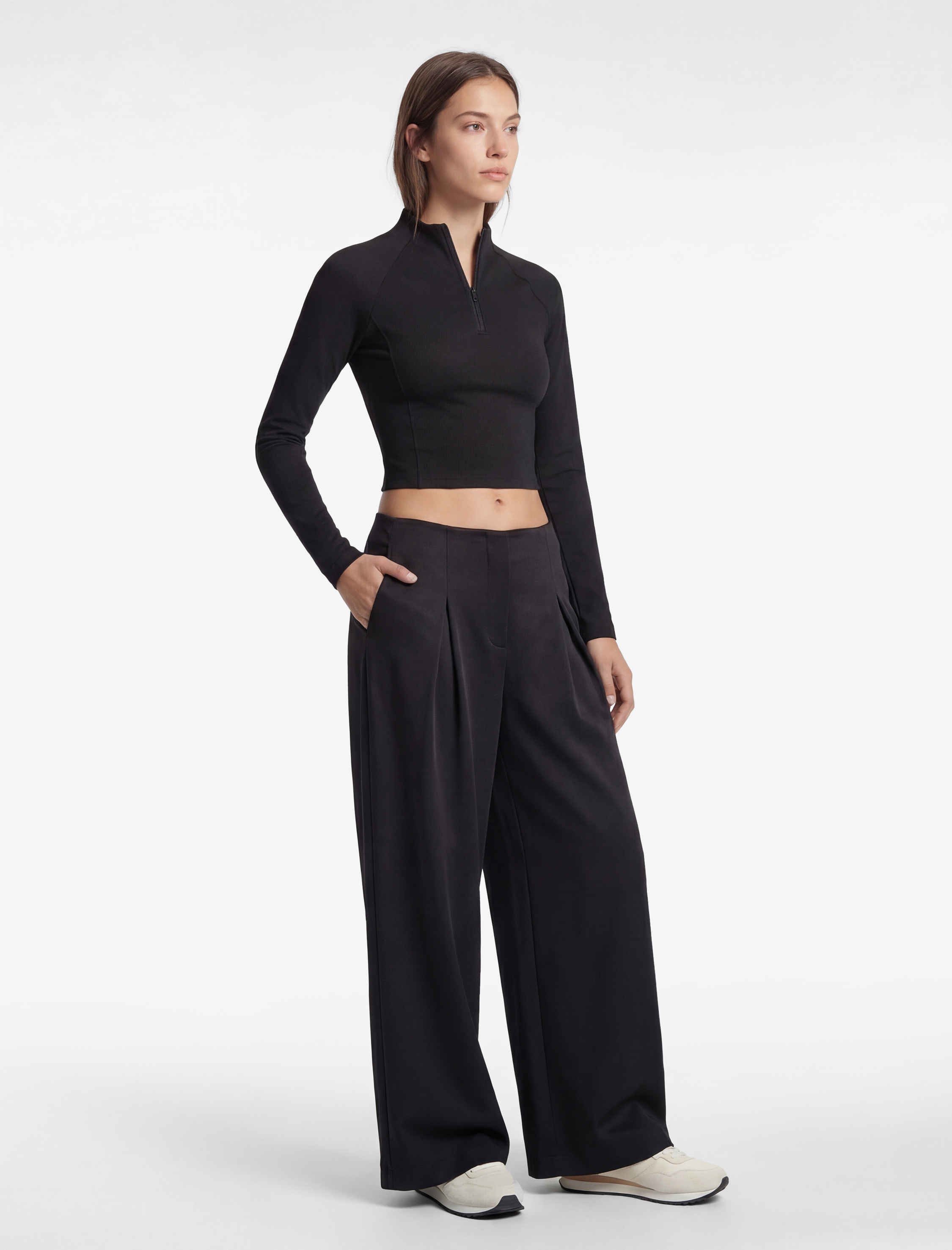   Dik Yaka Yarım Fermuarlı Slim Fit İnterlok Spor Sweatshirt