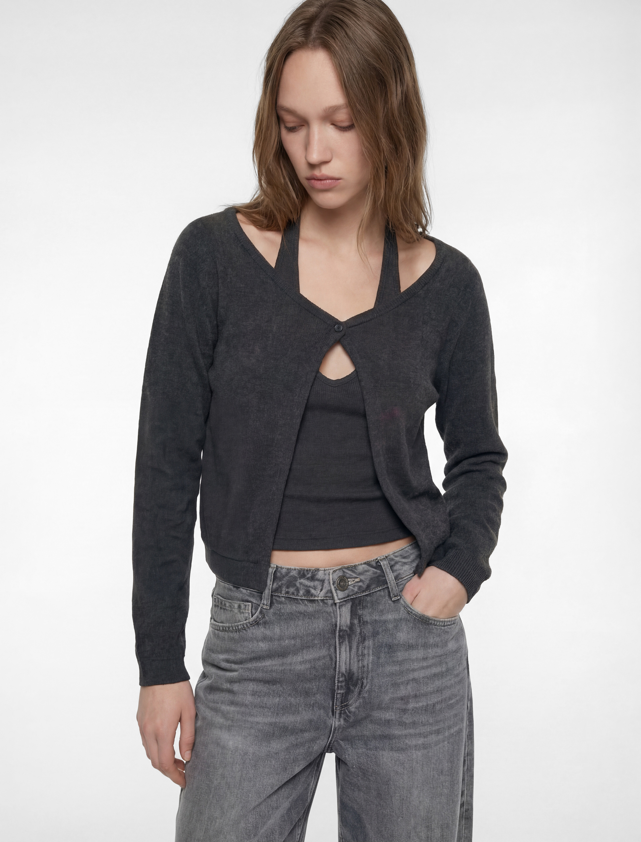   Uzun Kollu U Yaka Askılı Bluz Detaylı Hırka