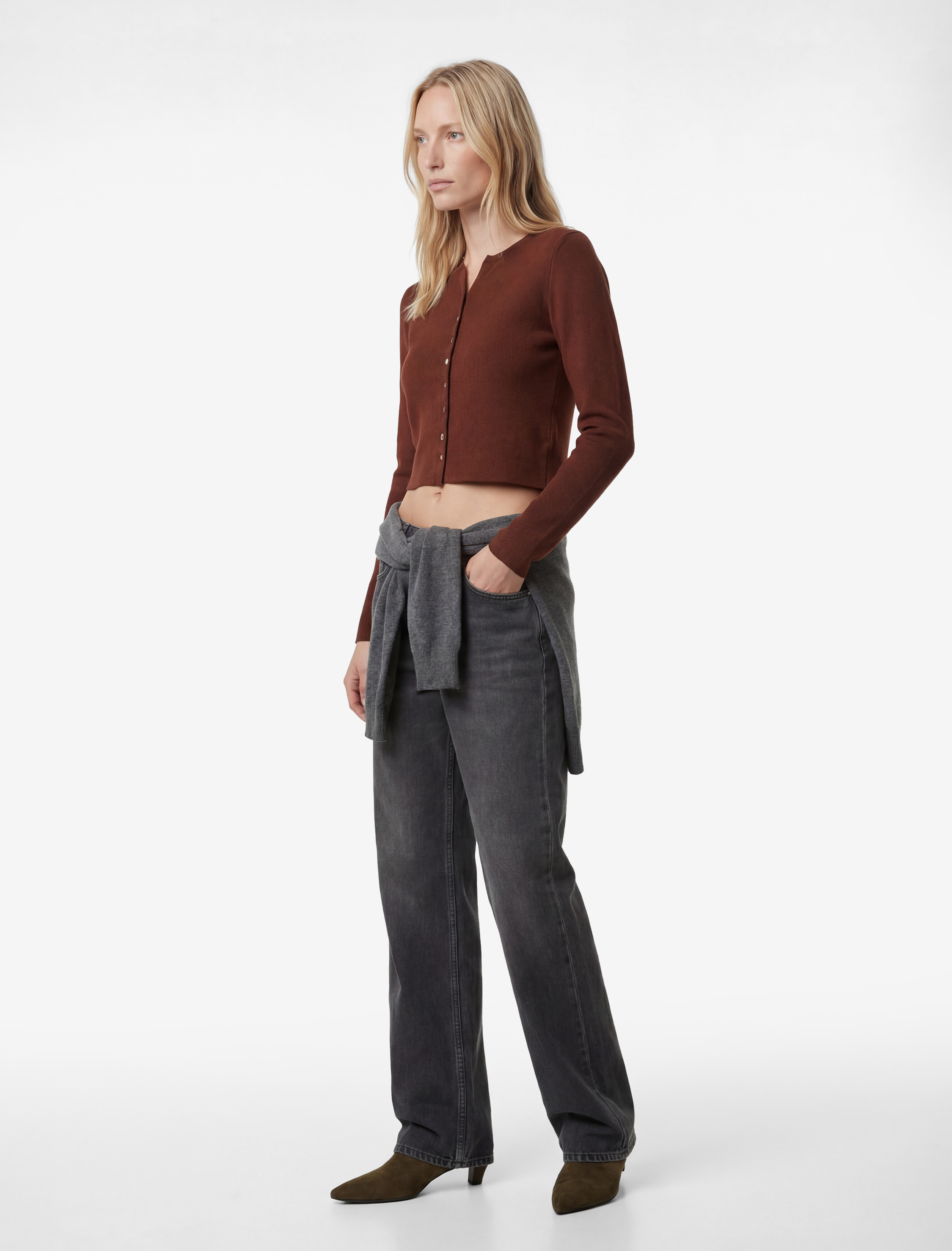   Uzun Kollu Düğmeli Bisiklet Yaka Triko Hırka