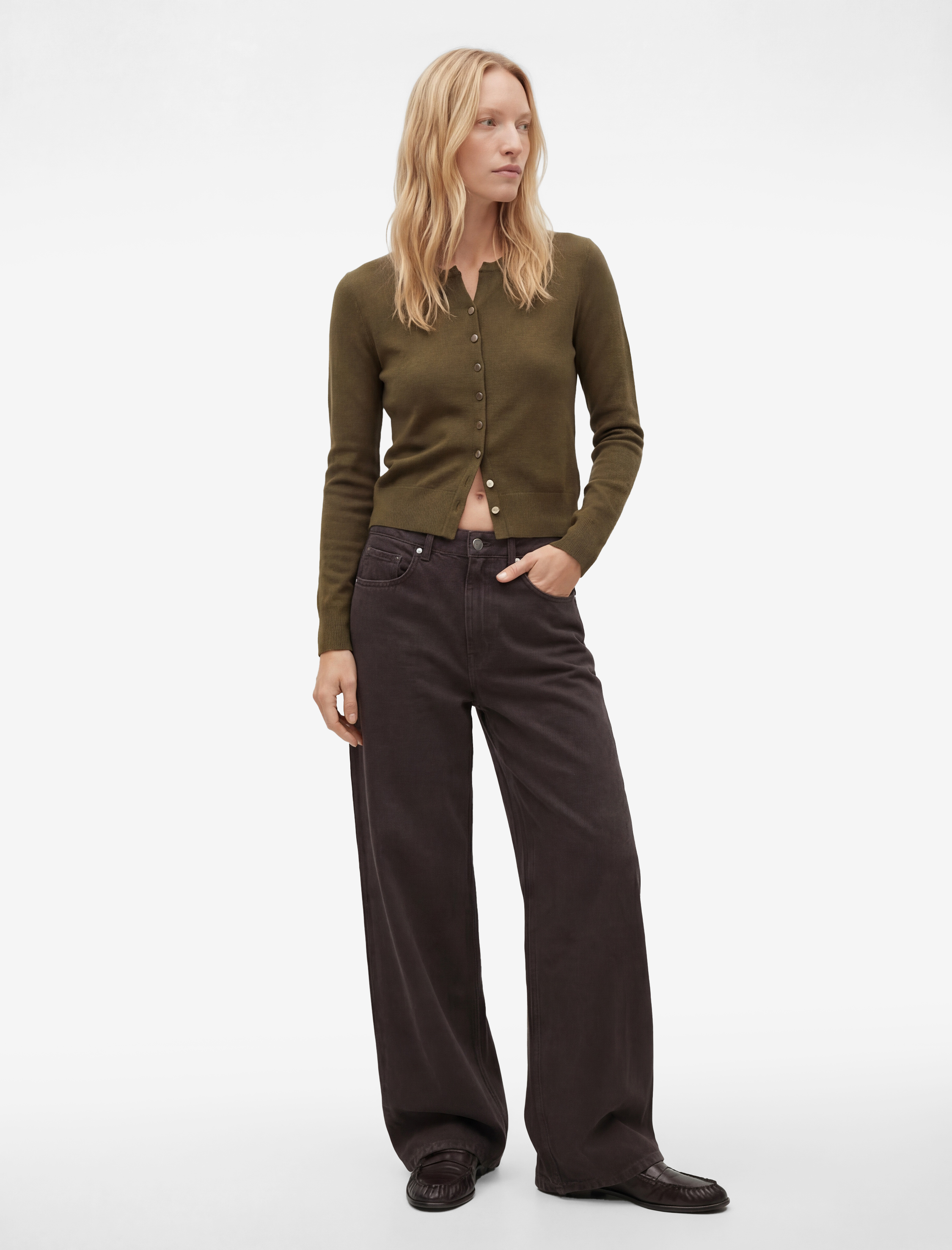   Uzun Kollu Düğmeli Bisiklet Yaka Triko Hırka