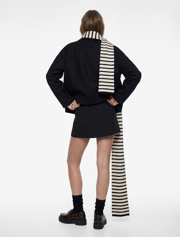  Uzun Kollu Cep Detaylı Düğmeli Oversize Ceket