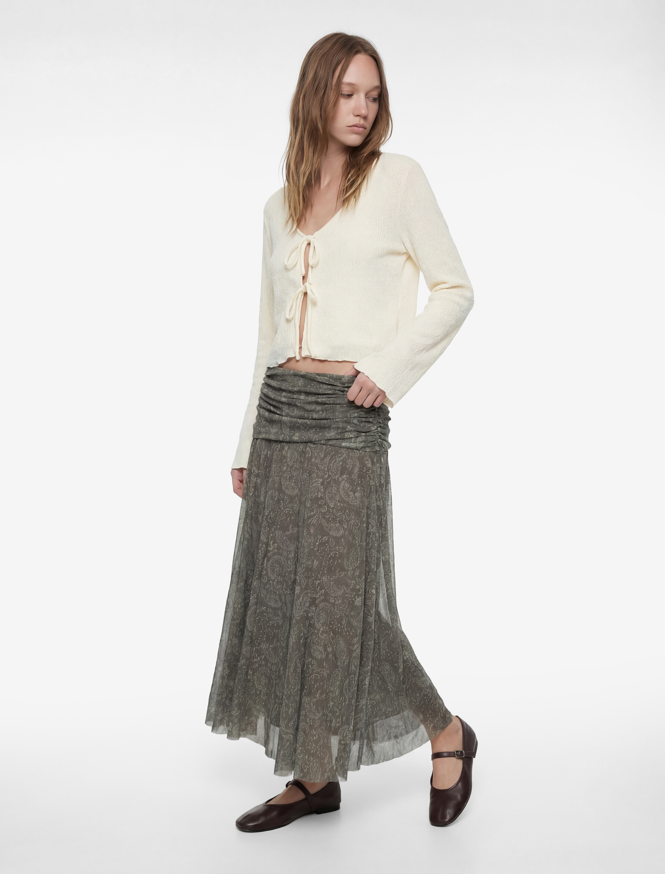   Slim Fit Dokulu Bağlama Detaylı Uzun Kollu V Yaka Bluz