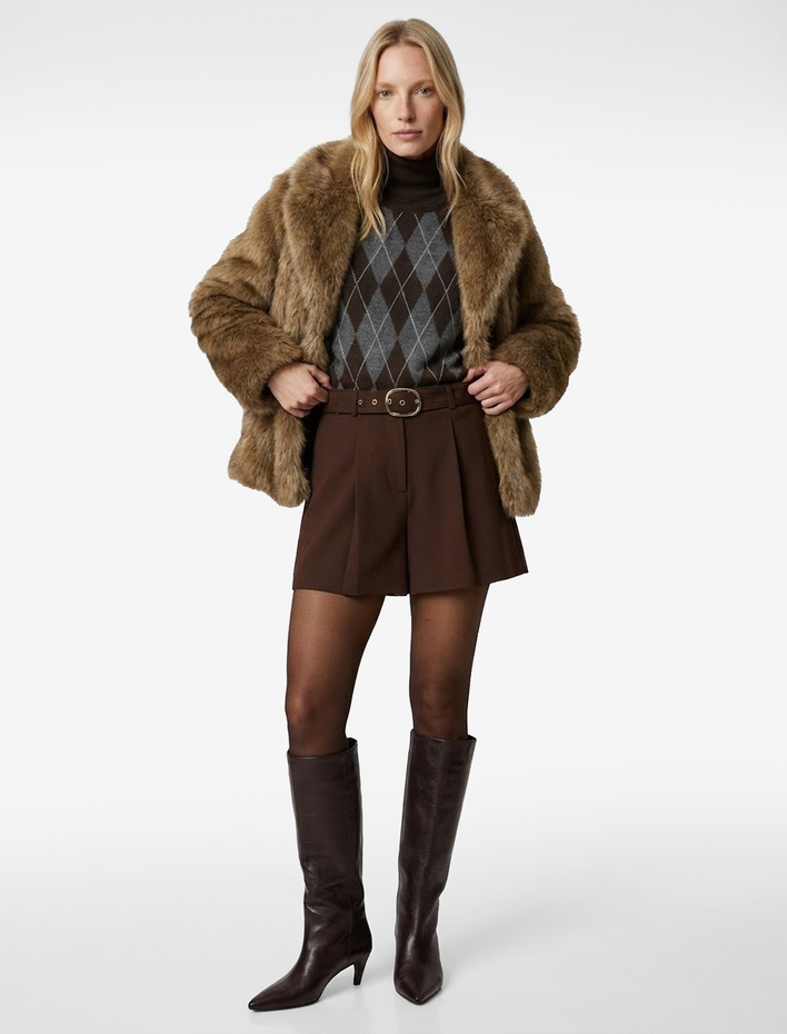  Pile Detaylı Kemer Detaylı Mini Şort