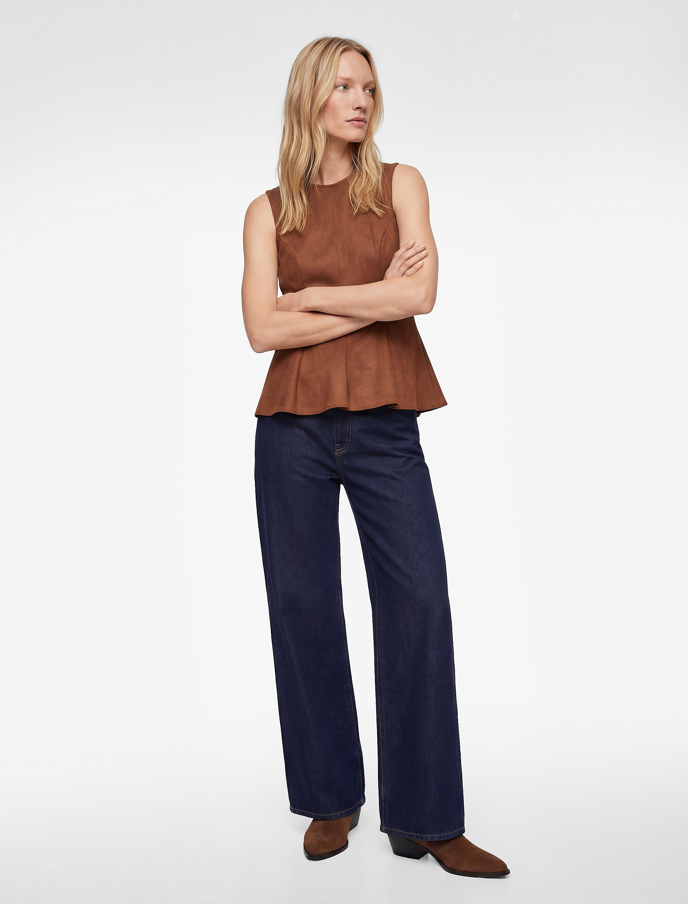   Slim Fit Kolsuz Peplum Kesim Pileli Suni Süet Bluz