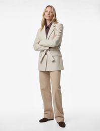 Uzun Kollu Cepli Kemer Detaylı Kruvaze Düğmeli Kısa Kaşe Mont