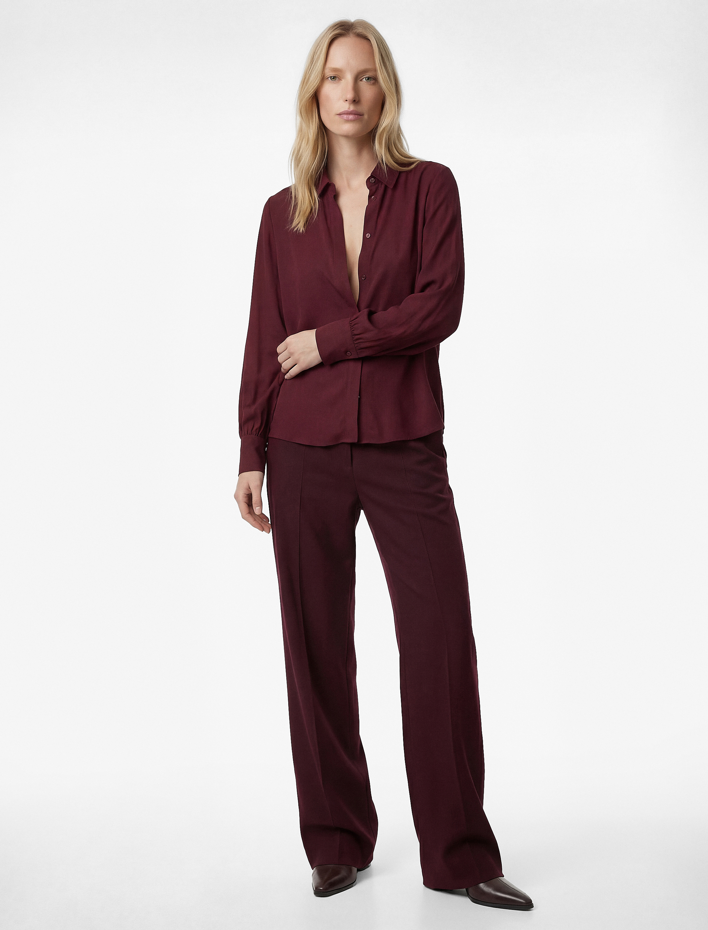   Regular Fit Klasik Yaka Düğmeli Uzun Kollu Gömlek