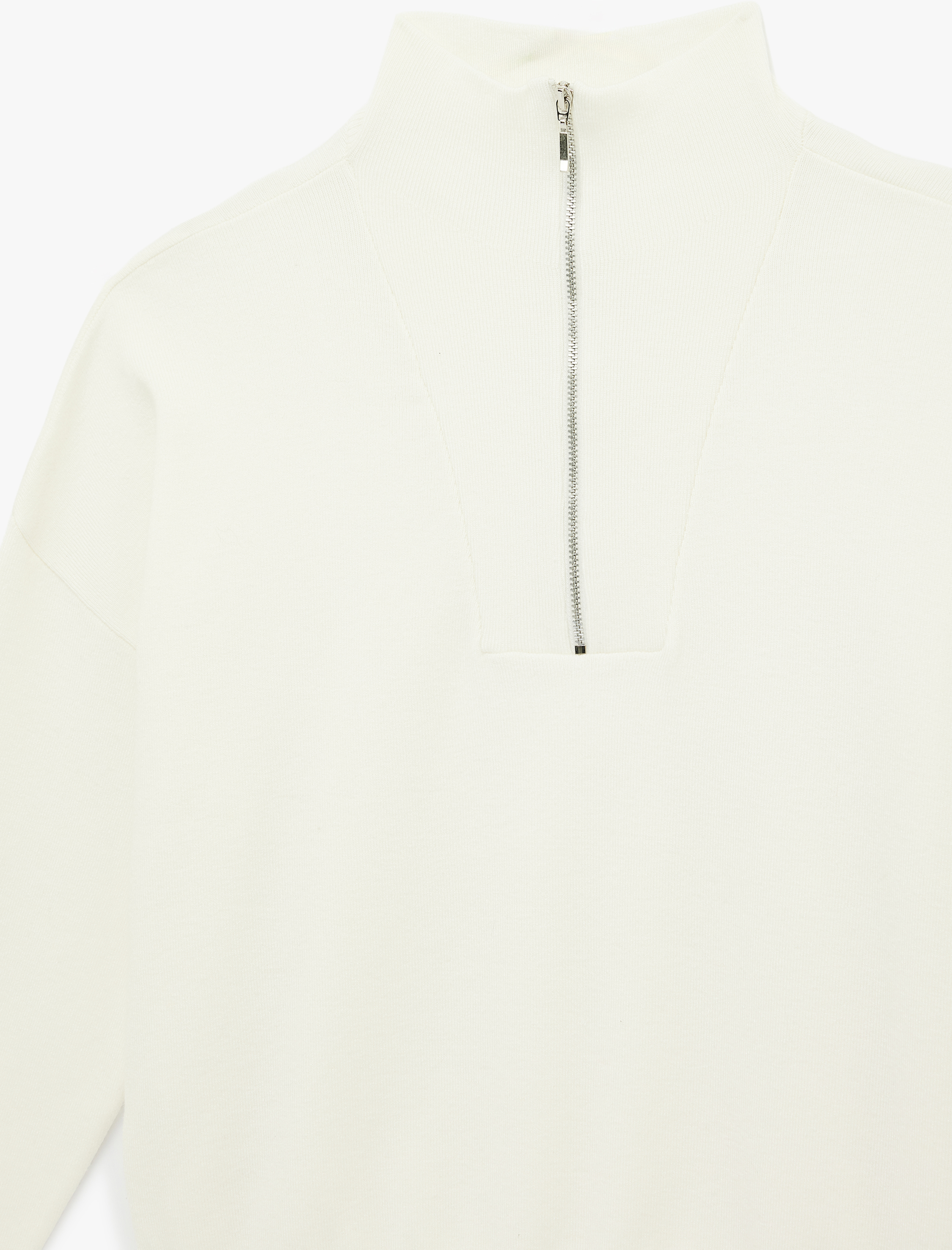   Uzun Kollu Yarım Fermuarlı Dik Yaka Triko Kazak