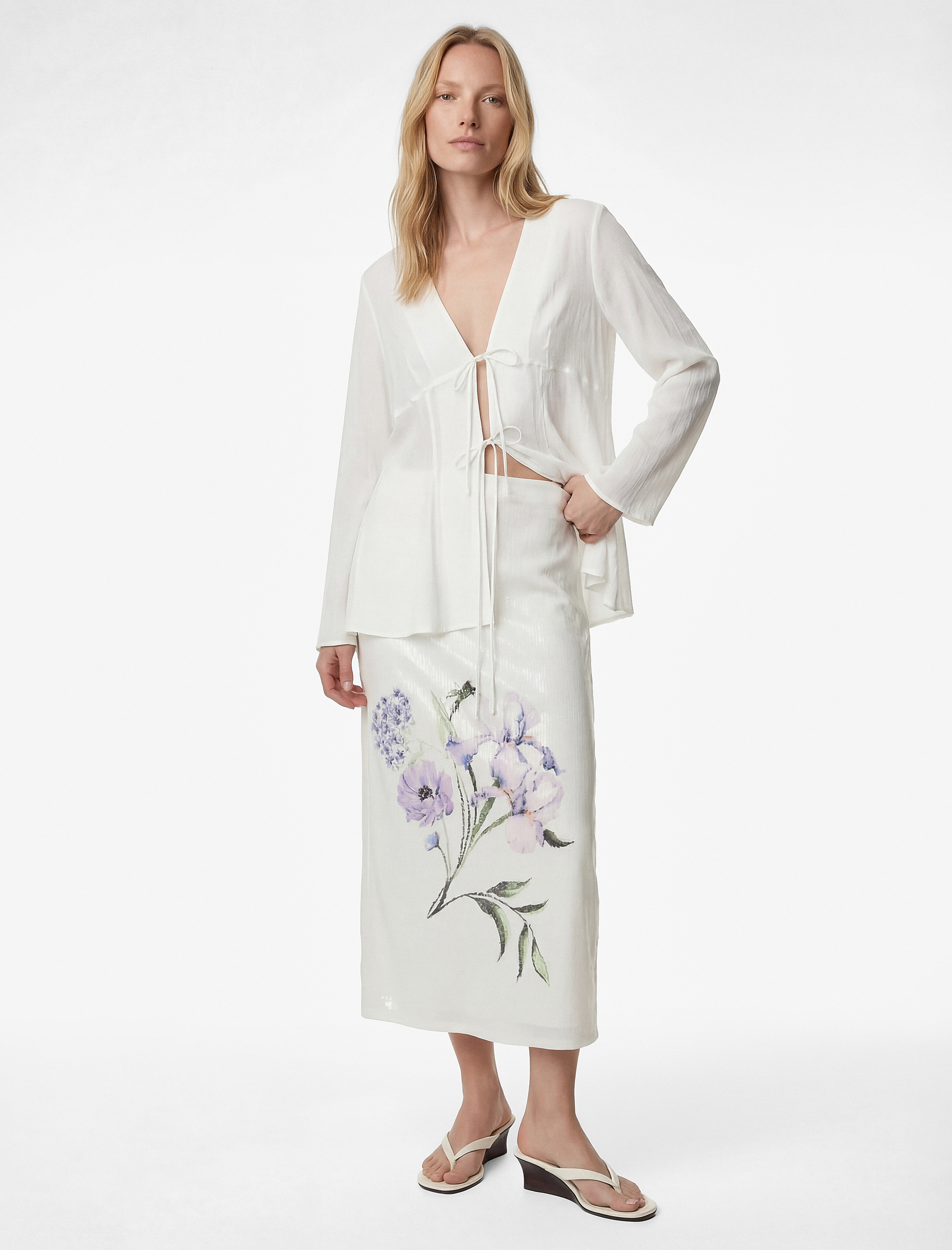   Yırtmaçlı Çiçek Desenli Pullu Payetli Midi Etek