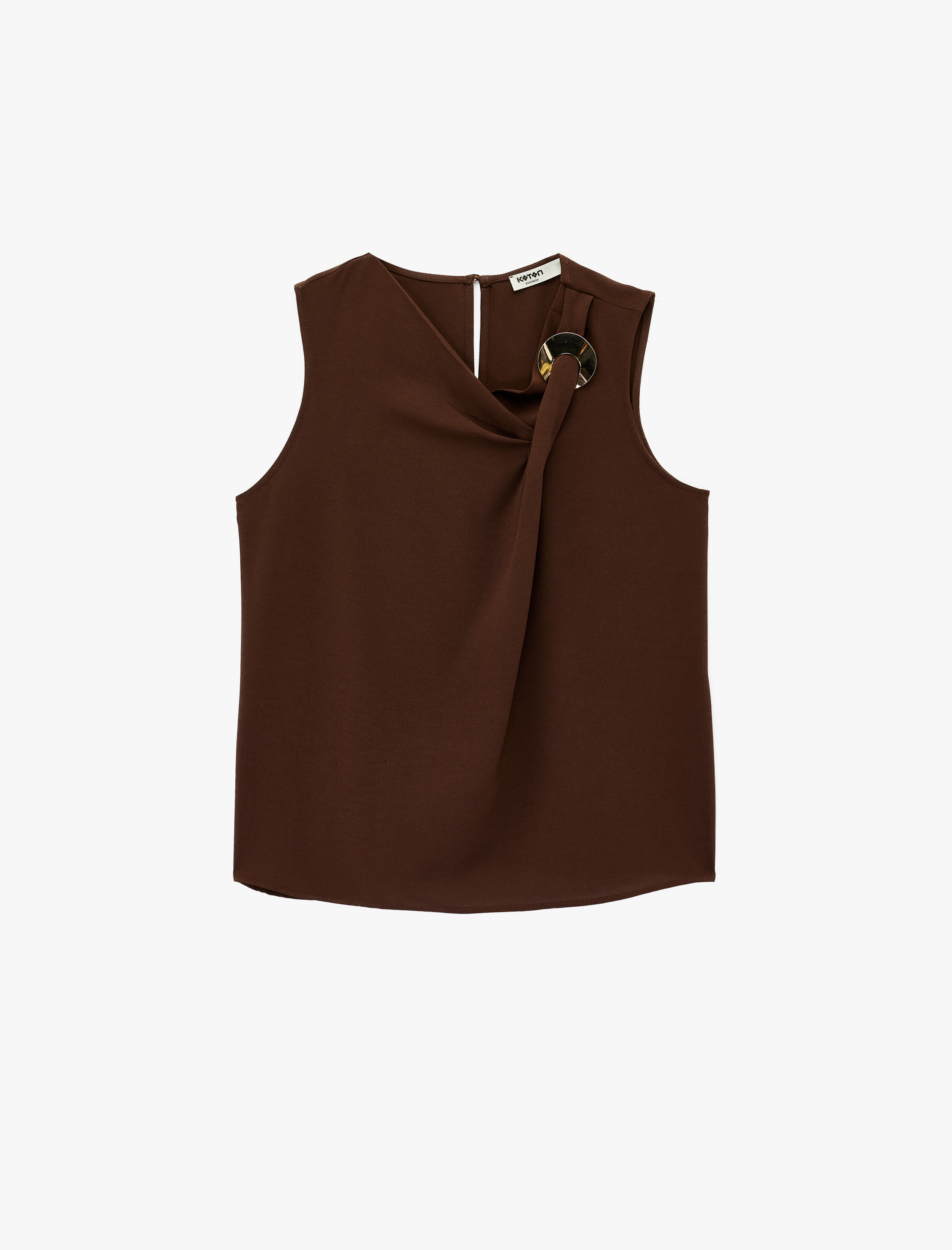   Asimetrik Yaka Metal Aksesuarlı Kolsuz Bluz