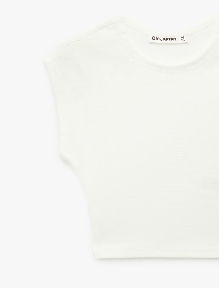 Ekru Modal Karışımlı Slim Fit Bisiklet Yaka Kolsuz Crop Tişört