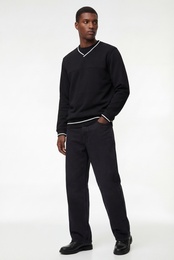 Regular Fit Uzun Kollu Şardonlu Şerit Detaylı V Yaka Sweatshirt