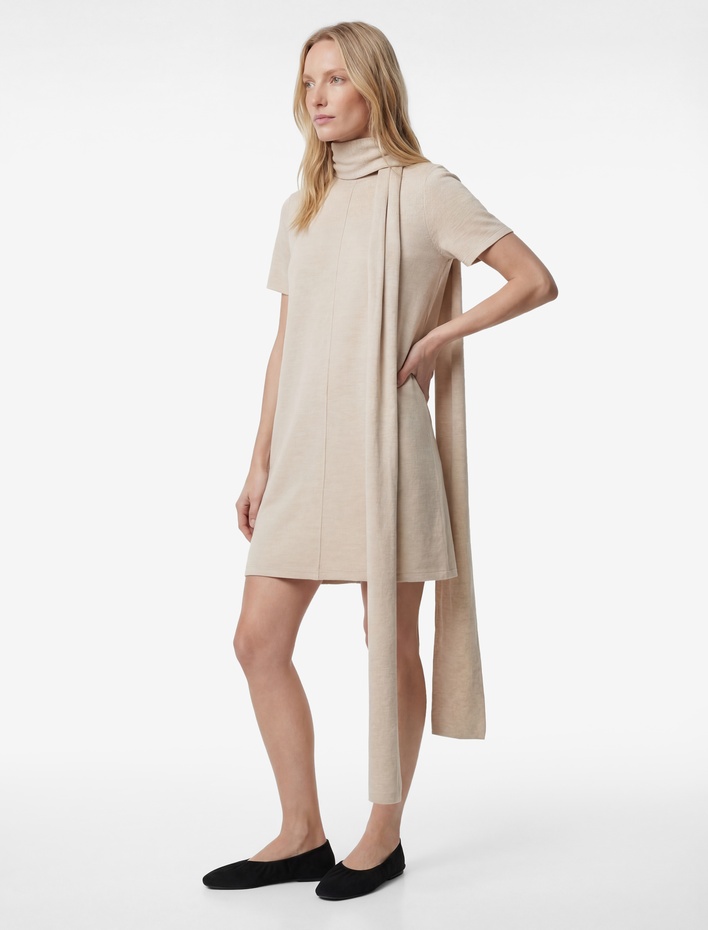  Hafif Dik Yaka Kısa Kollu Slim Fit Mini Elbise