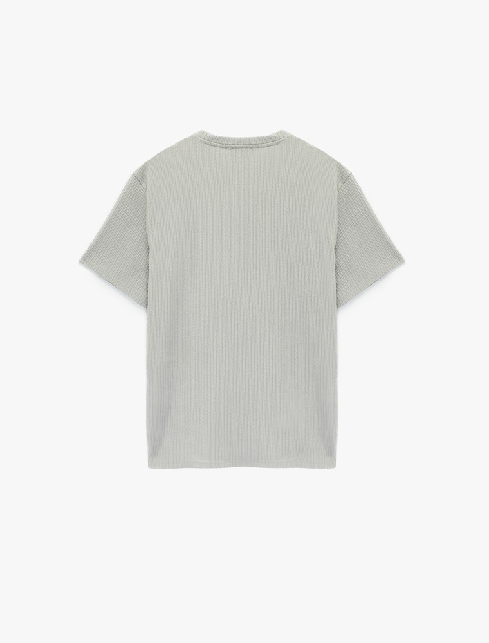  Regular Fit Dokulu Kısa Kollu Basic Bisiklet Yaka Tişört