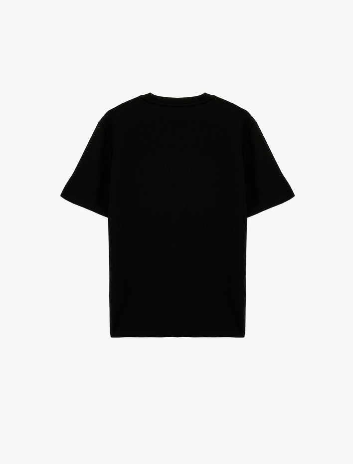  Regular Fit Kısa Kollu Dokulu Bisiklet Yaka Tişört