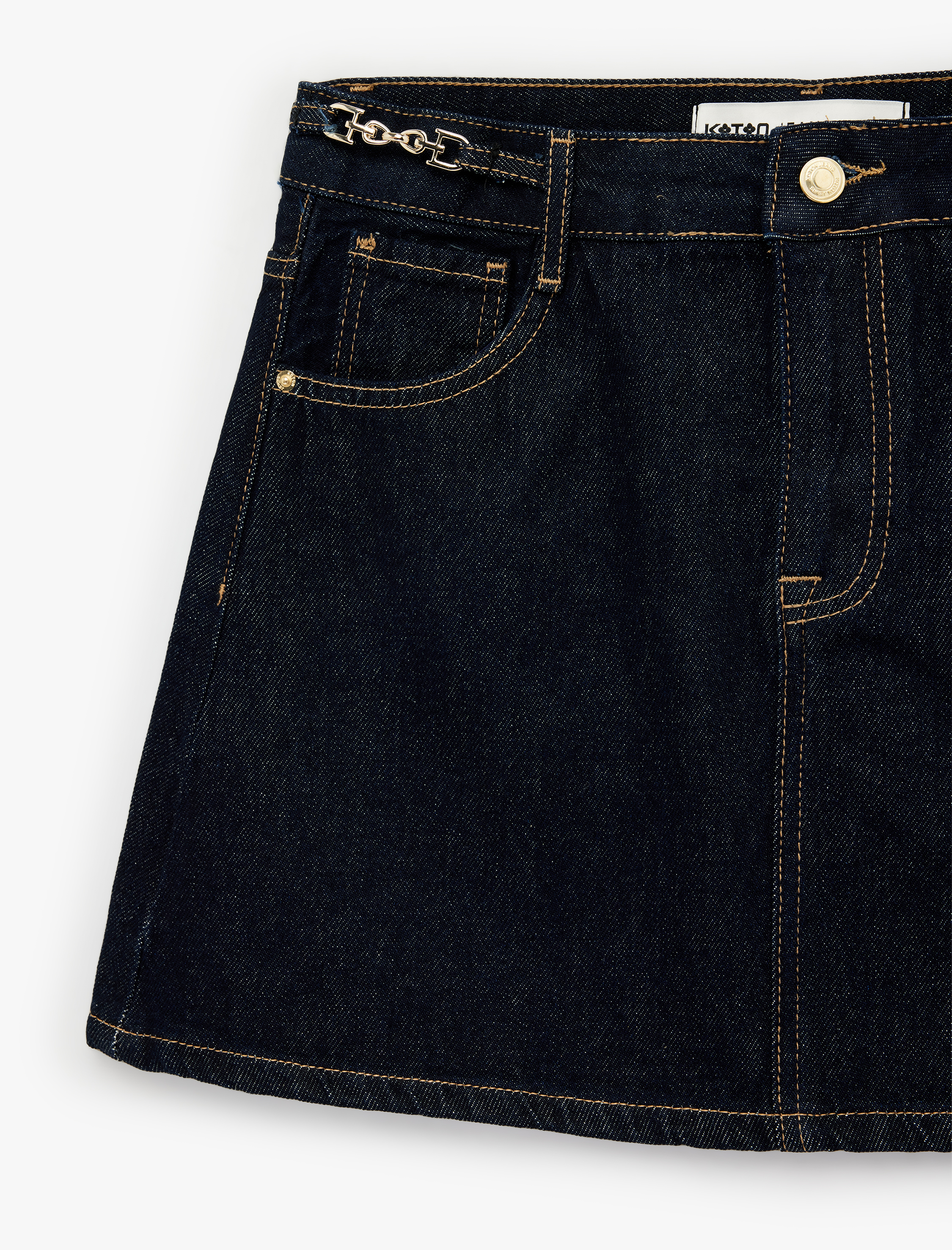   A Kesim Zincir Kemer Detaylı Mini Denim Etek