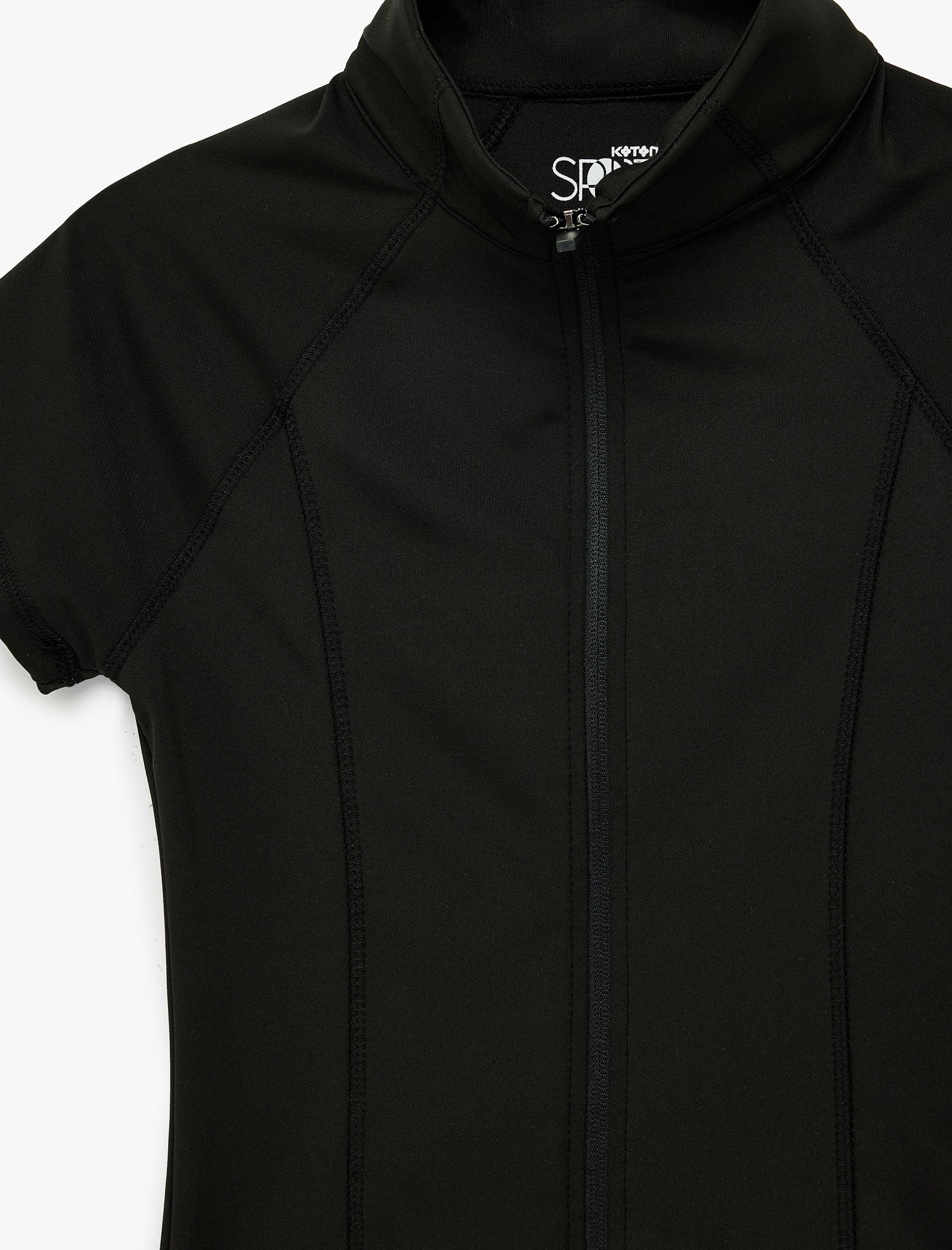   Dik Yaka Kısa Kollu Fermuarlı Slim Fit Spor Tişört