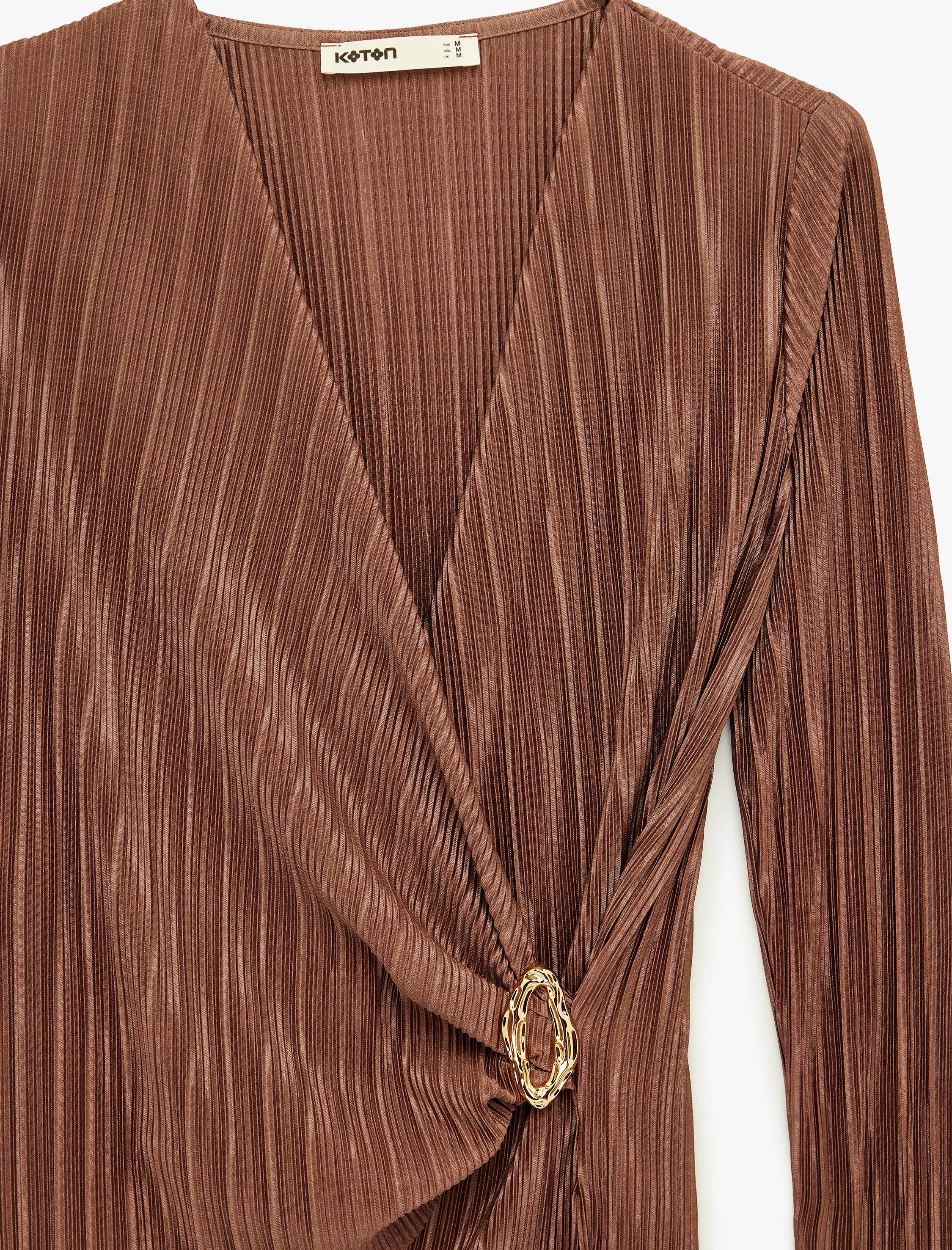   Uzun Kollu Aksesuar Detaylı Kruvaze Piliseli Bluz