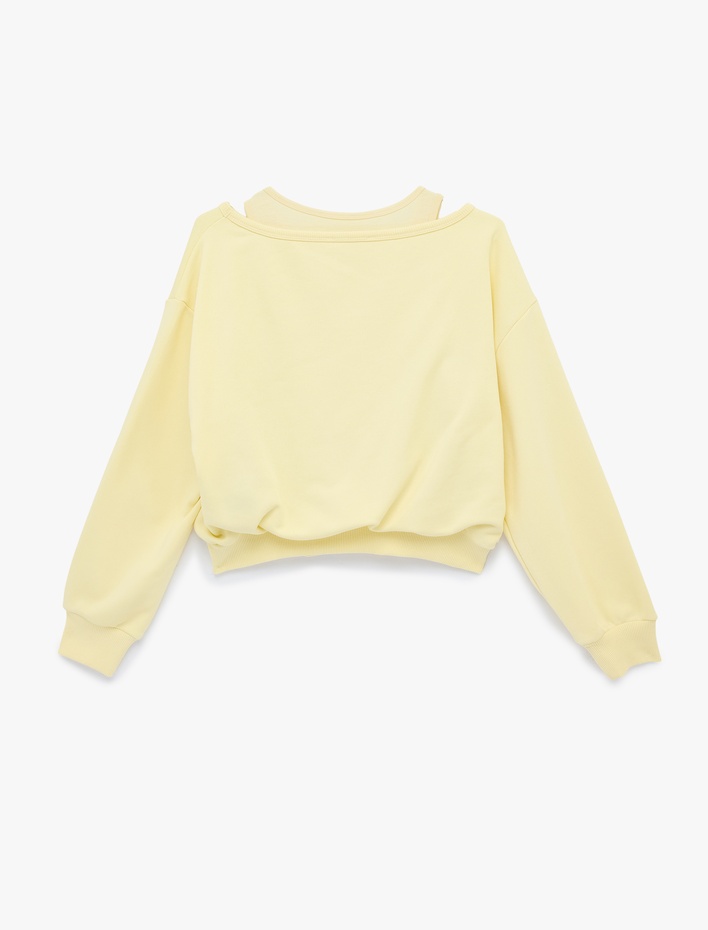  Atlet Detaylı Uzun Kollu Oversize Kayık Yaka Sweatshirt