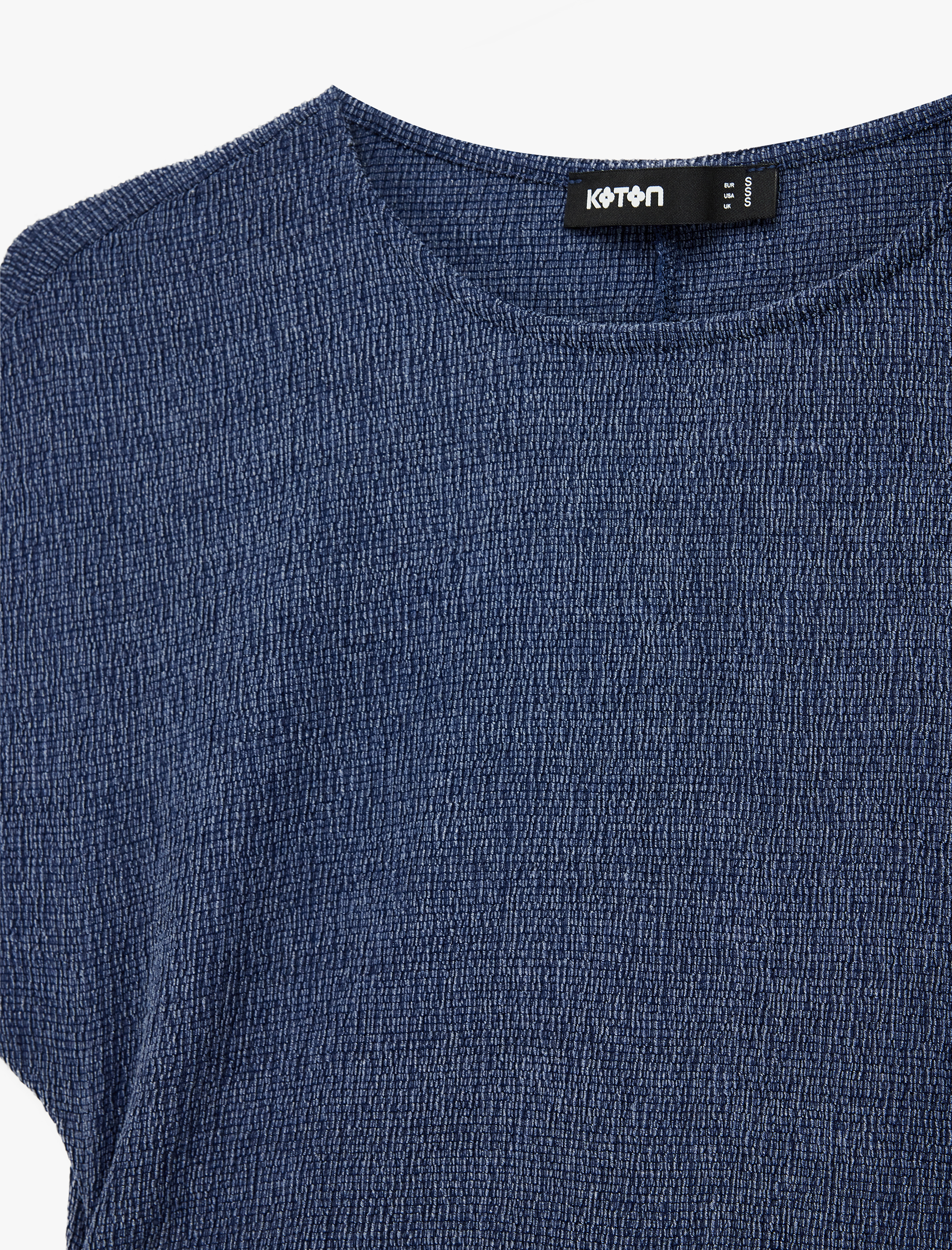   Bürümcük Kumaş Slim Fit Kısa Kollu Bisiklet Yaka Drapeli Dokulu Tişört