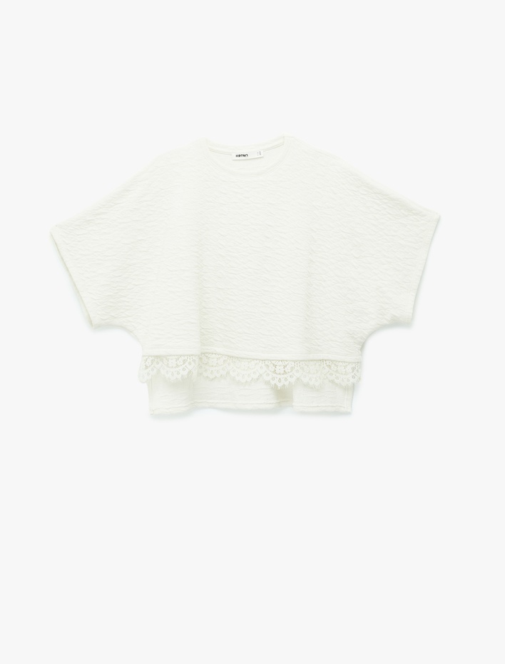  Kısa Kollu Bisiklet Yaka Dokulu Dantel Detaylı Tişört