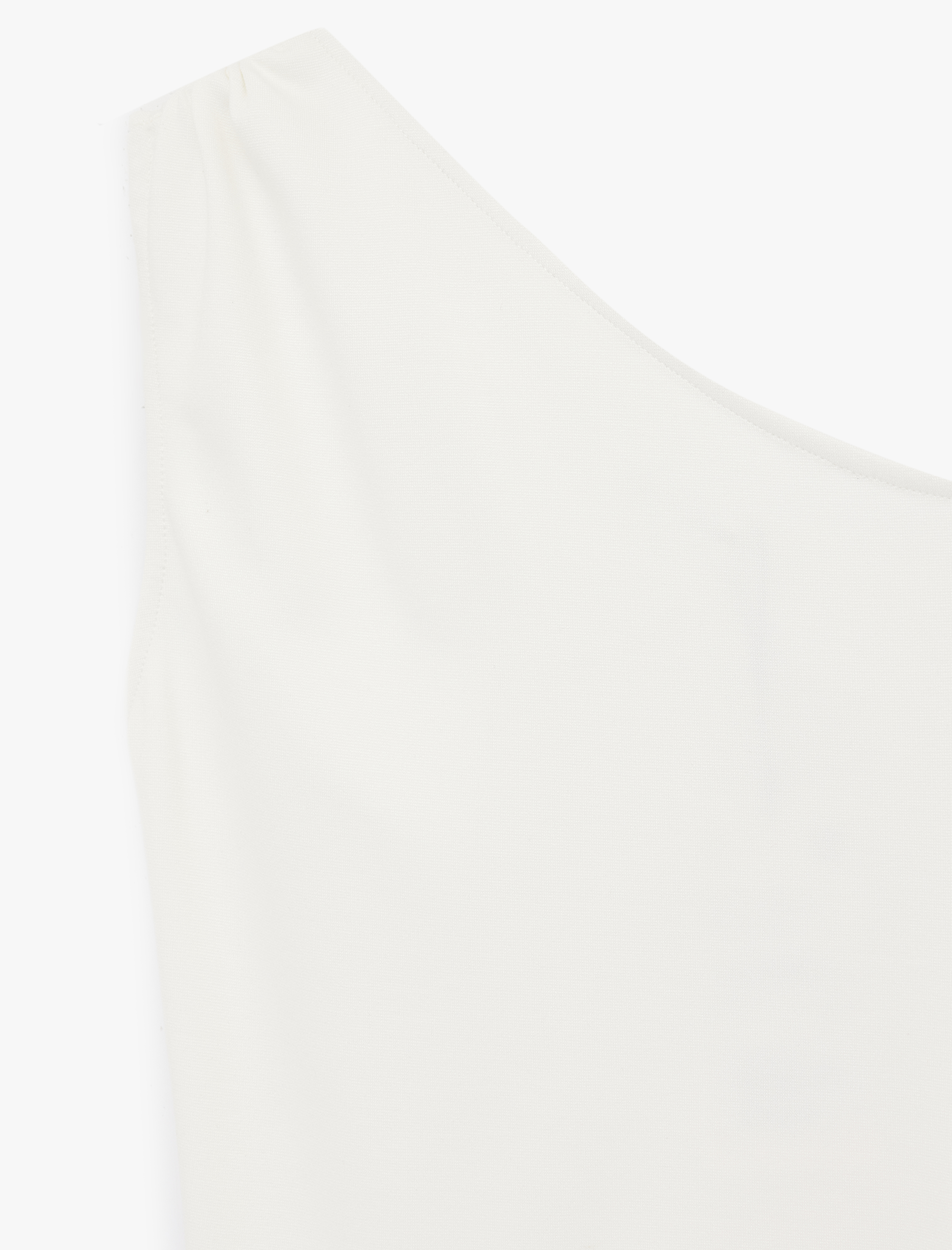   Viskon Asimetrik Metal Aksesuar Detaylı Kolsuz Bluz