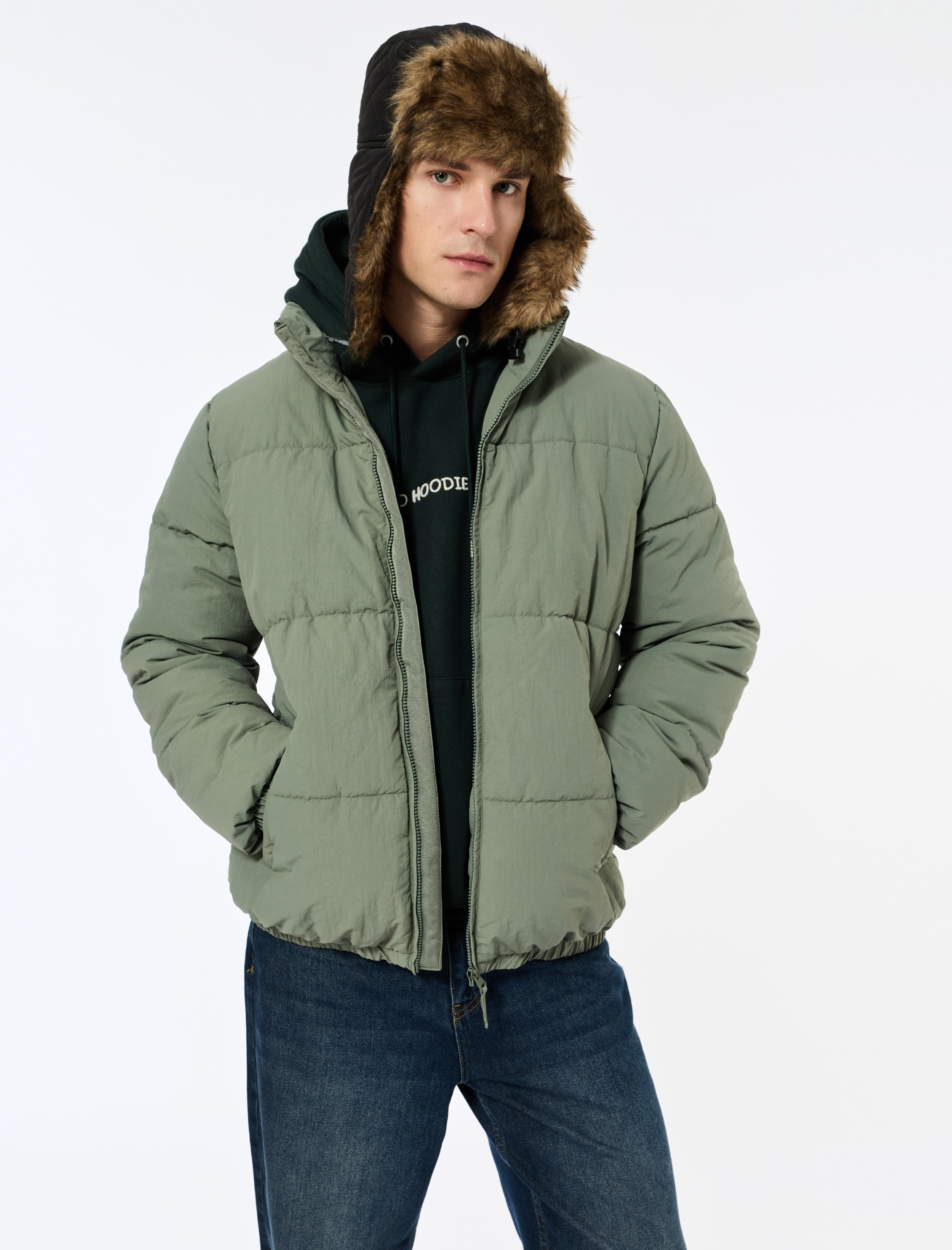   Dik Yaka Cep Detaylı Fermuarlı İçi Polarlı Kışlık Mont