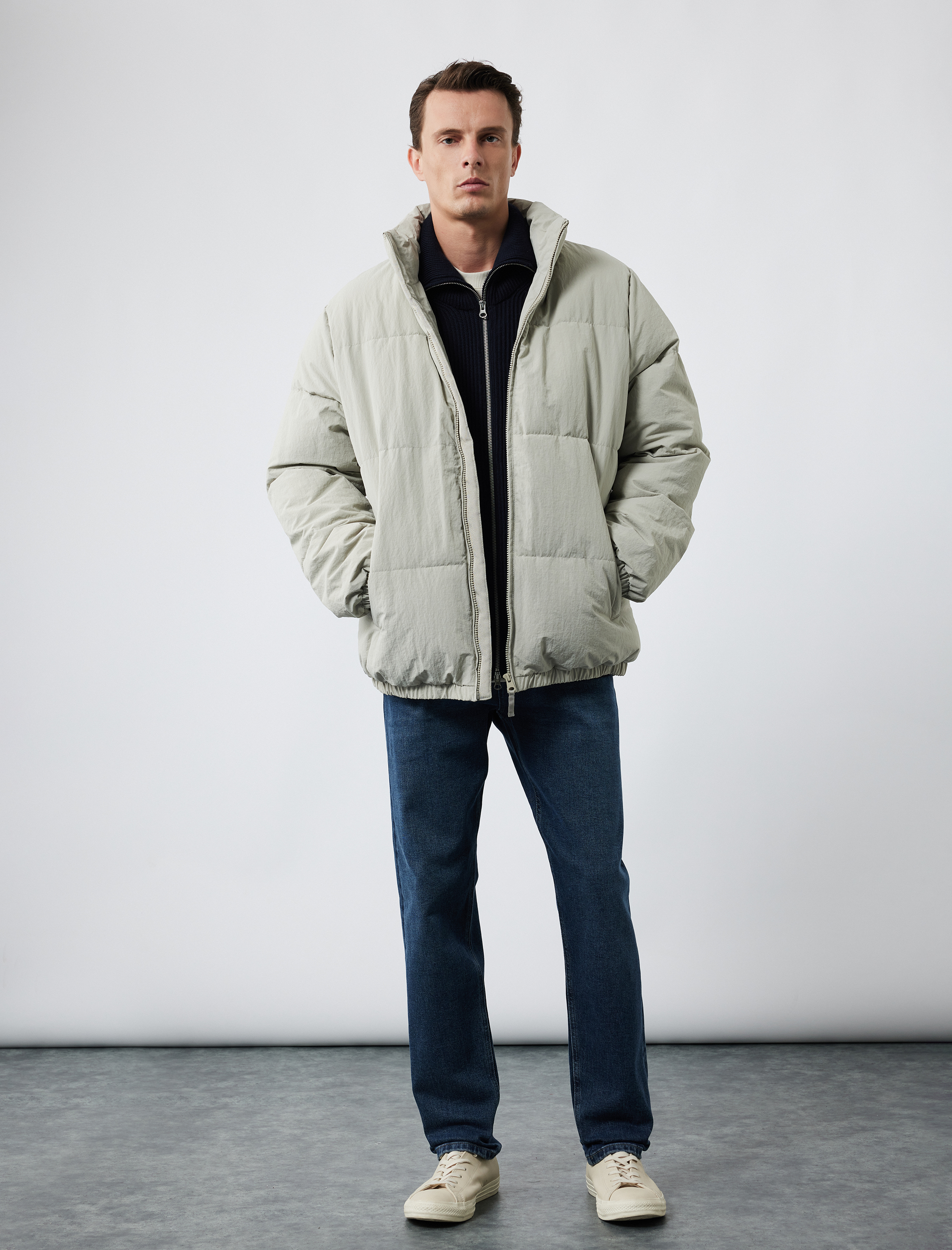   Dik Yaka Cep Detaylı Fermuarlı İçi Polarlı Kışlık Mont