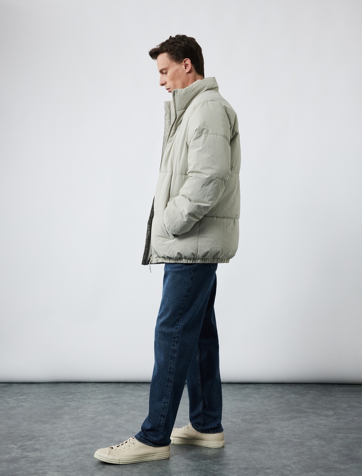  Dik Yaka Cep Detaylı Fermuarlı İçi Polarlı Kışlık Mont