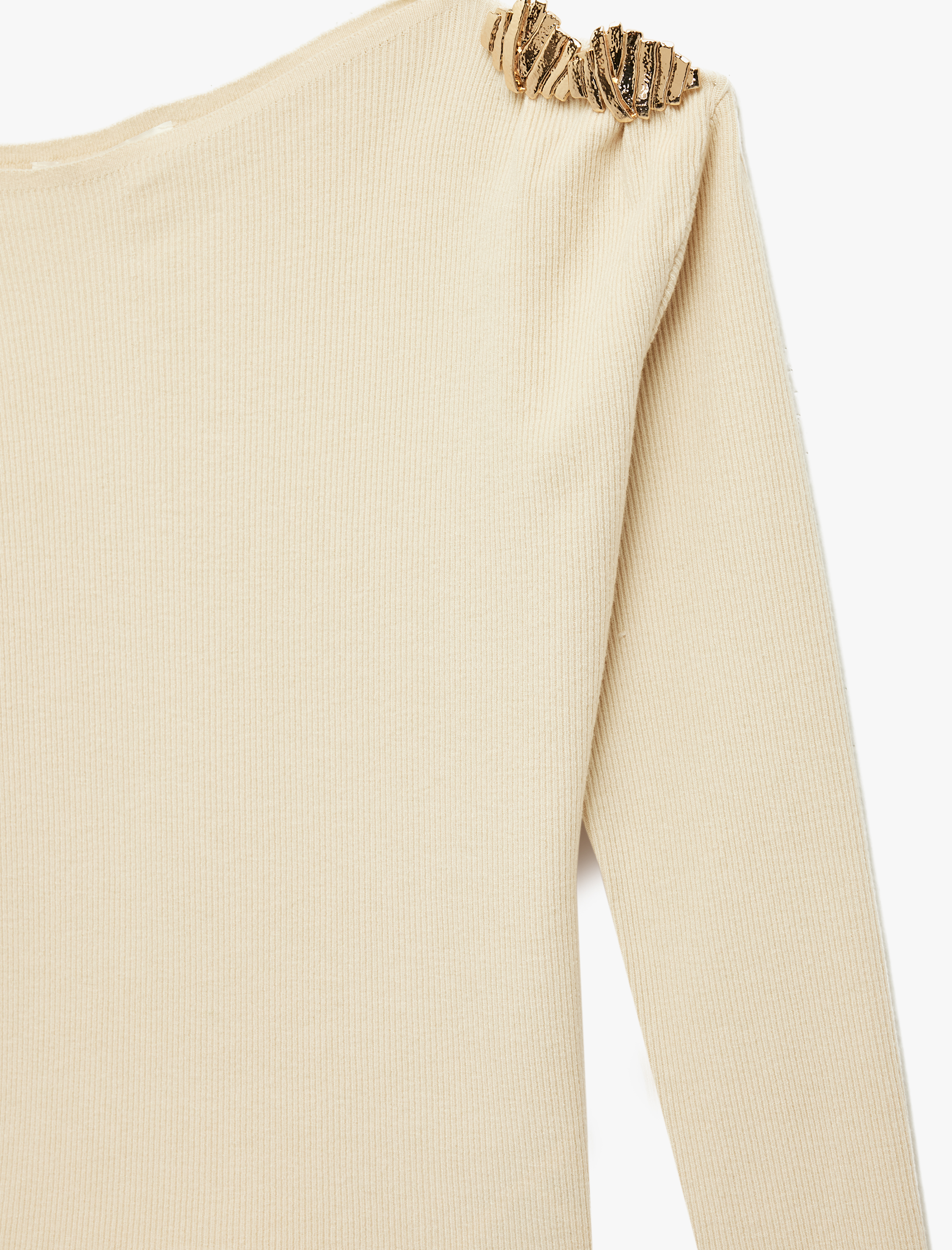   Koton X Melis Ağazat - Broş Detaylı Uzun Kollu Kayık Yaka Triko Kazak