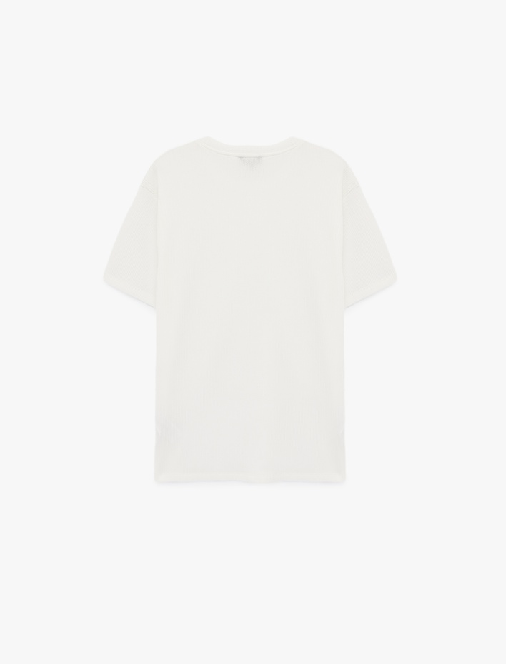  Regular Fit Dokulu Kısa Kollu Basic Bisiklet Yaka Tişört