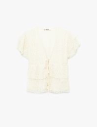 Bağlamalı V Yaka Katlı Kısa Kollu Dantel Tişört