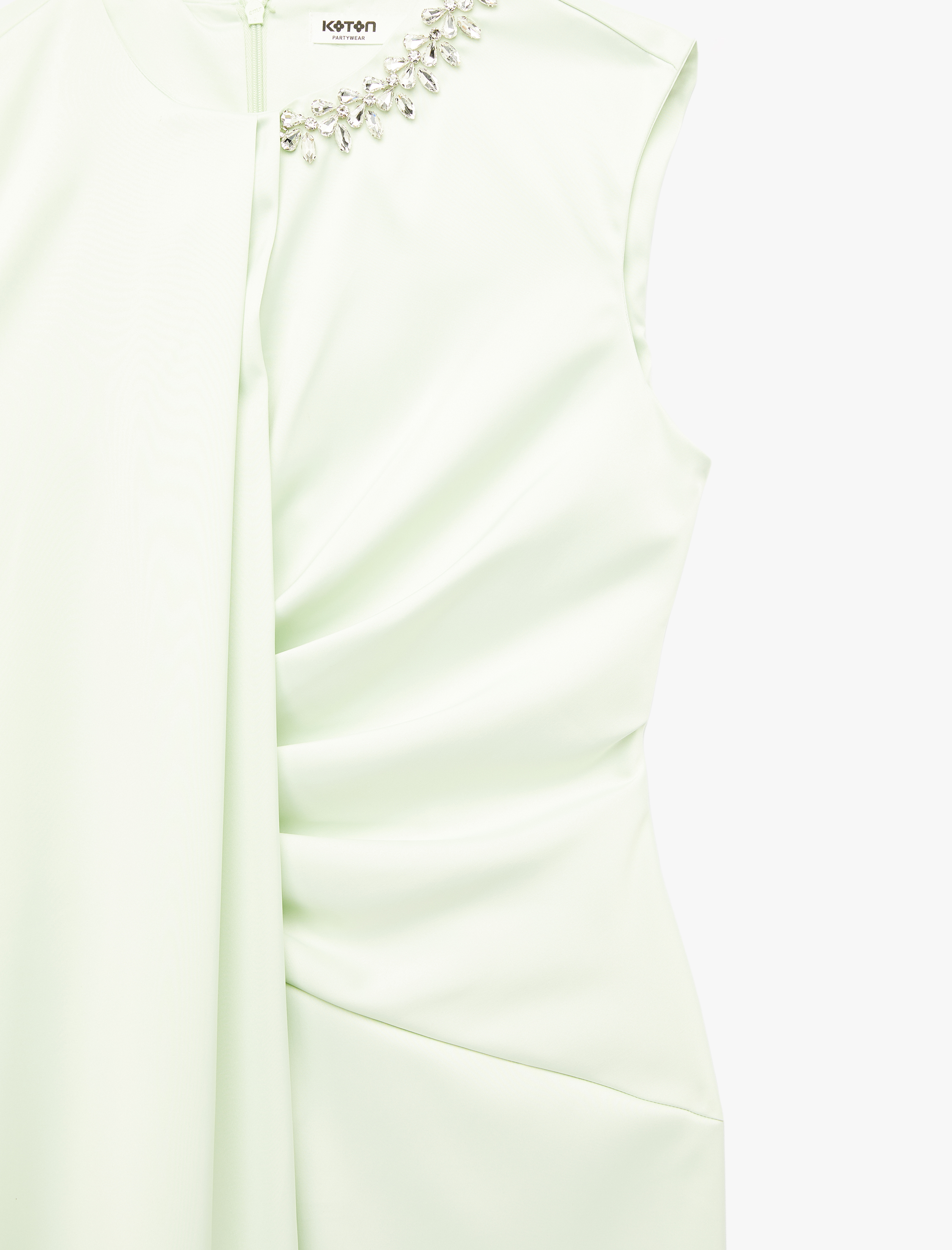   Bisiklet Yaka Kolsuz Drapeli Taş Detaylı Uzun Saten Abiye Elbise