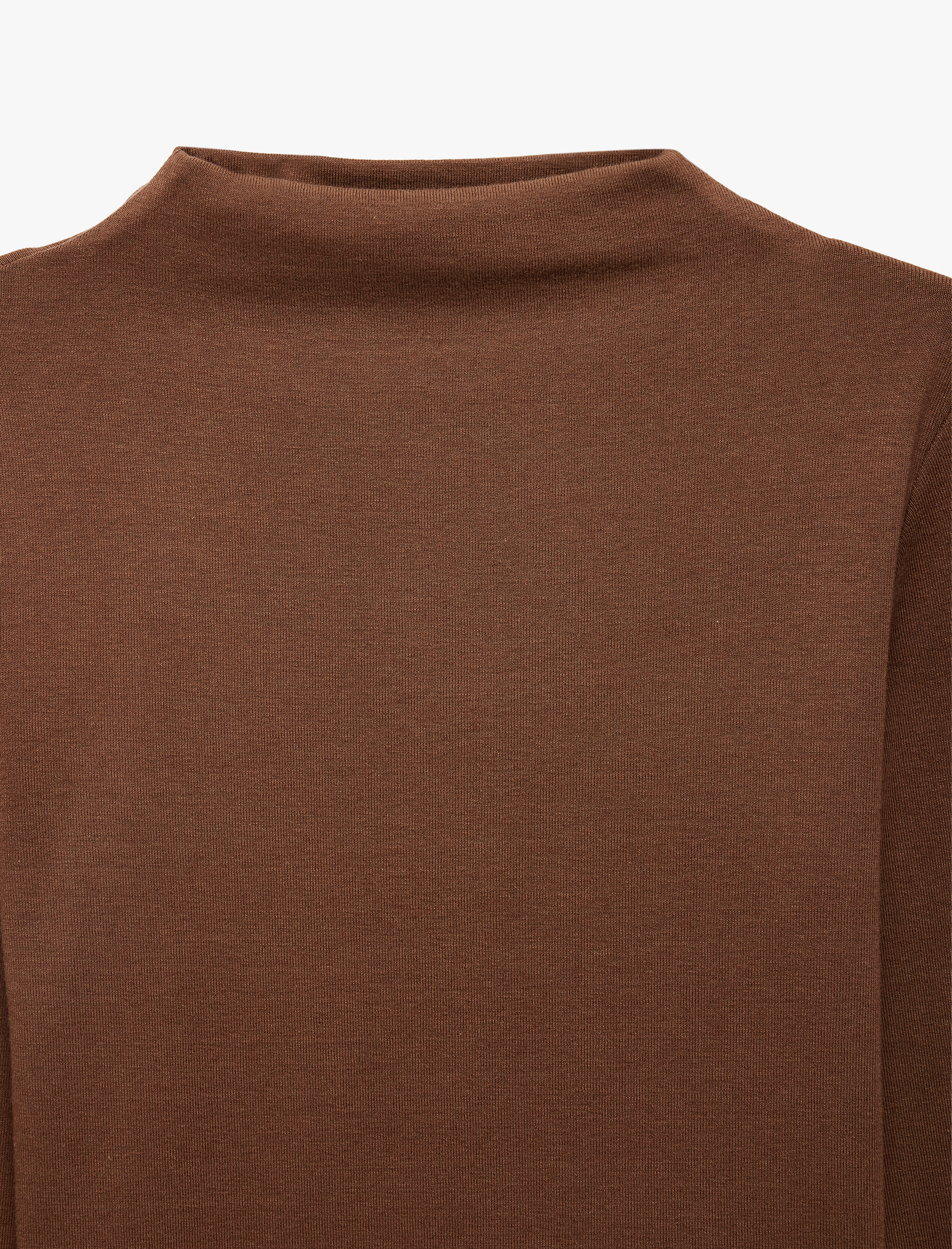   Dik Yaka Slim Fit Uzun Kollu Tişört