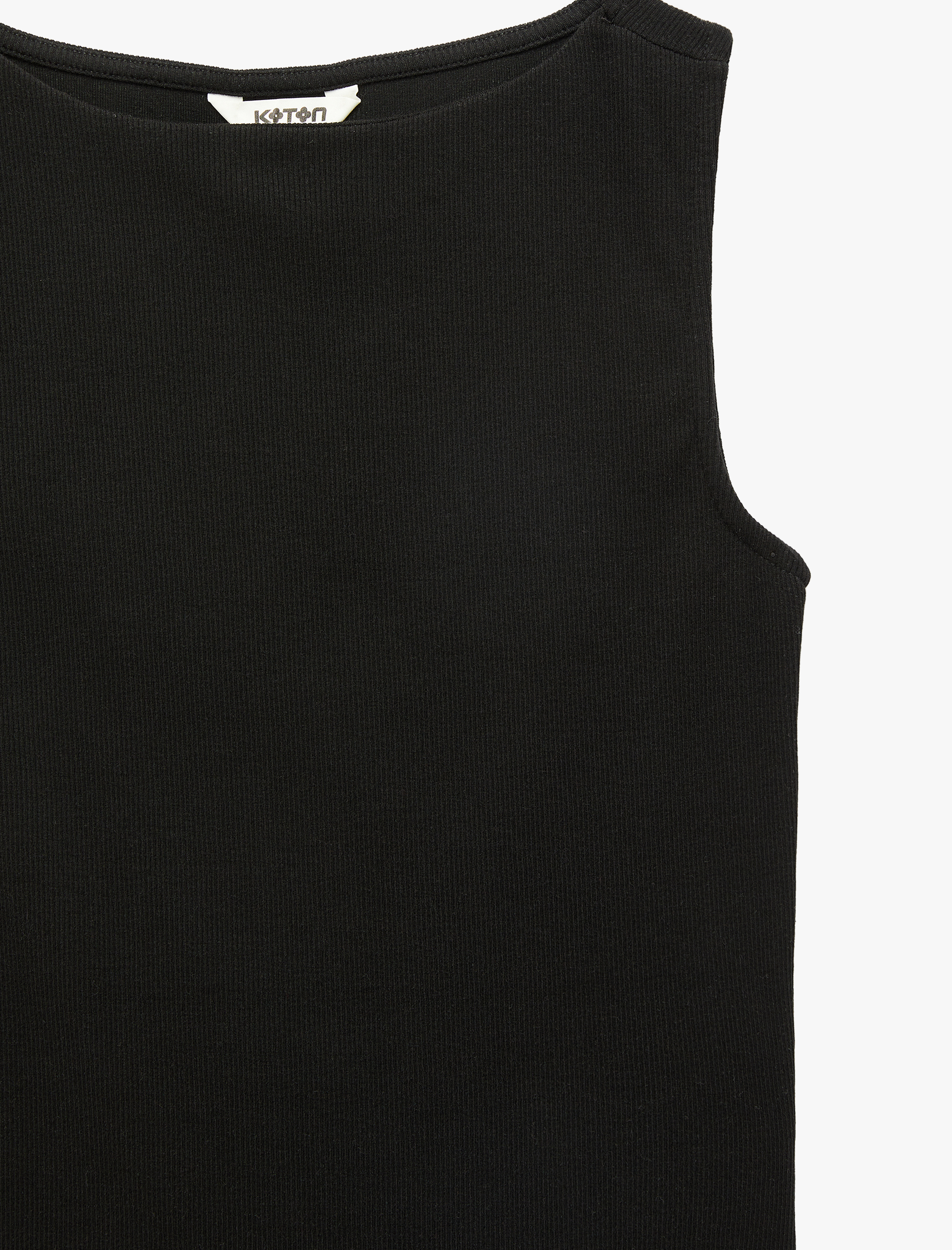   Pamuklu Slim Fit Kolsuz Kayık Yaka Bluz