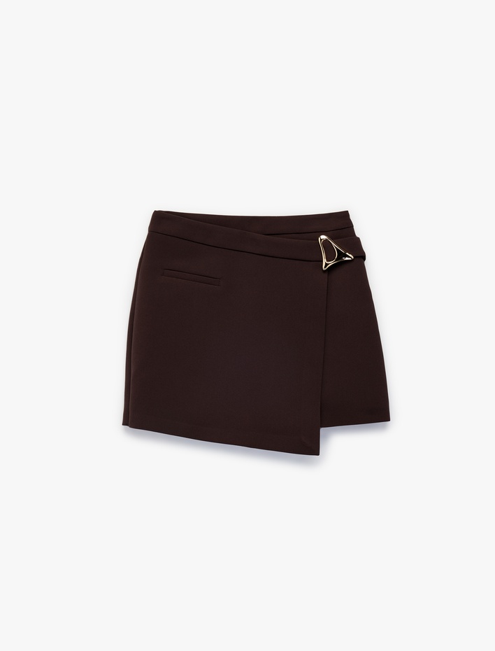  Cepli Metal Aksesuarlı Asimetrik Kesim Mini Şort Etek