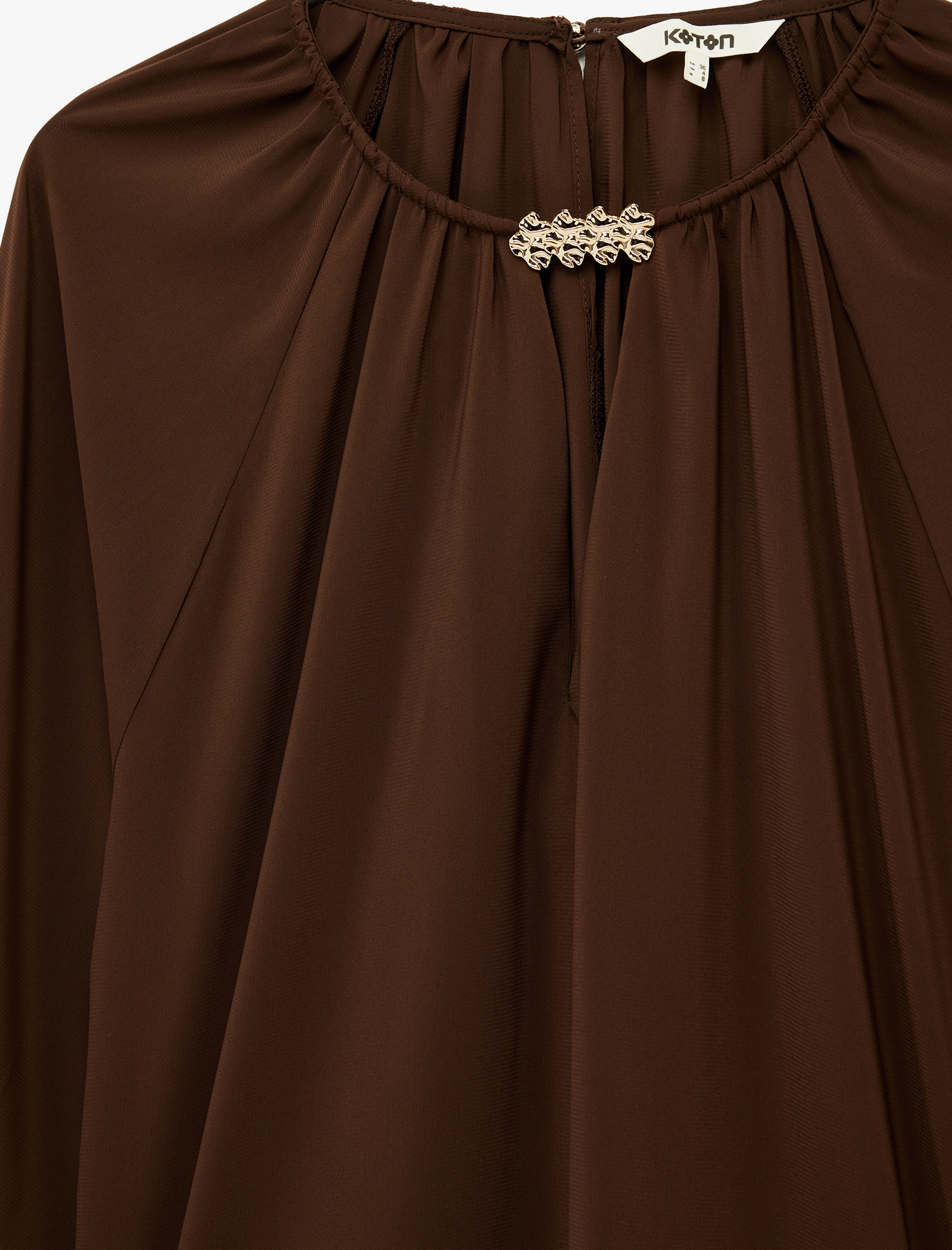   Uzun Balon Kollu Aksesuar Detaylı Şifon Bluz