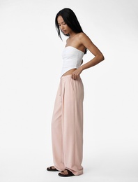 Regular Fit Viskon Karışımlı Beli Bağcıklı Pileli Pantolon