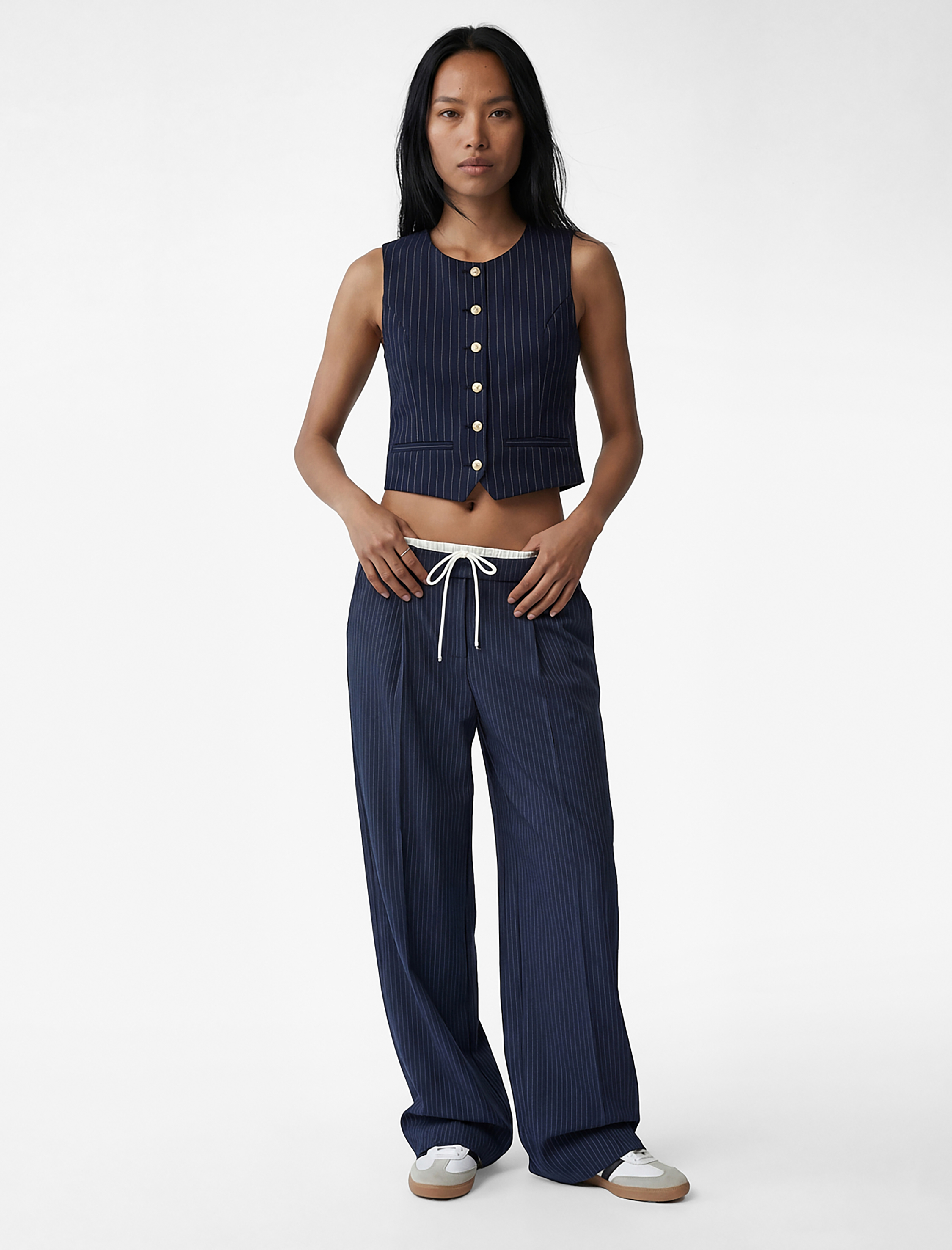   Slim Fit Bisiklet Yaka Düğmeli Çizgili Yelek